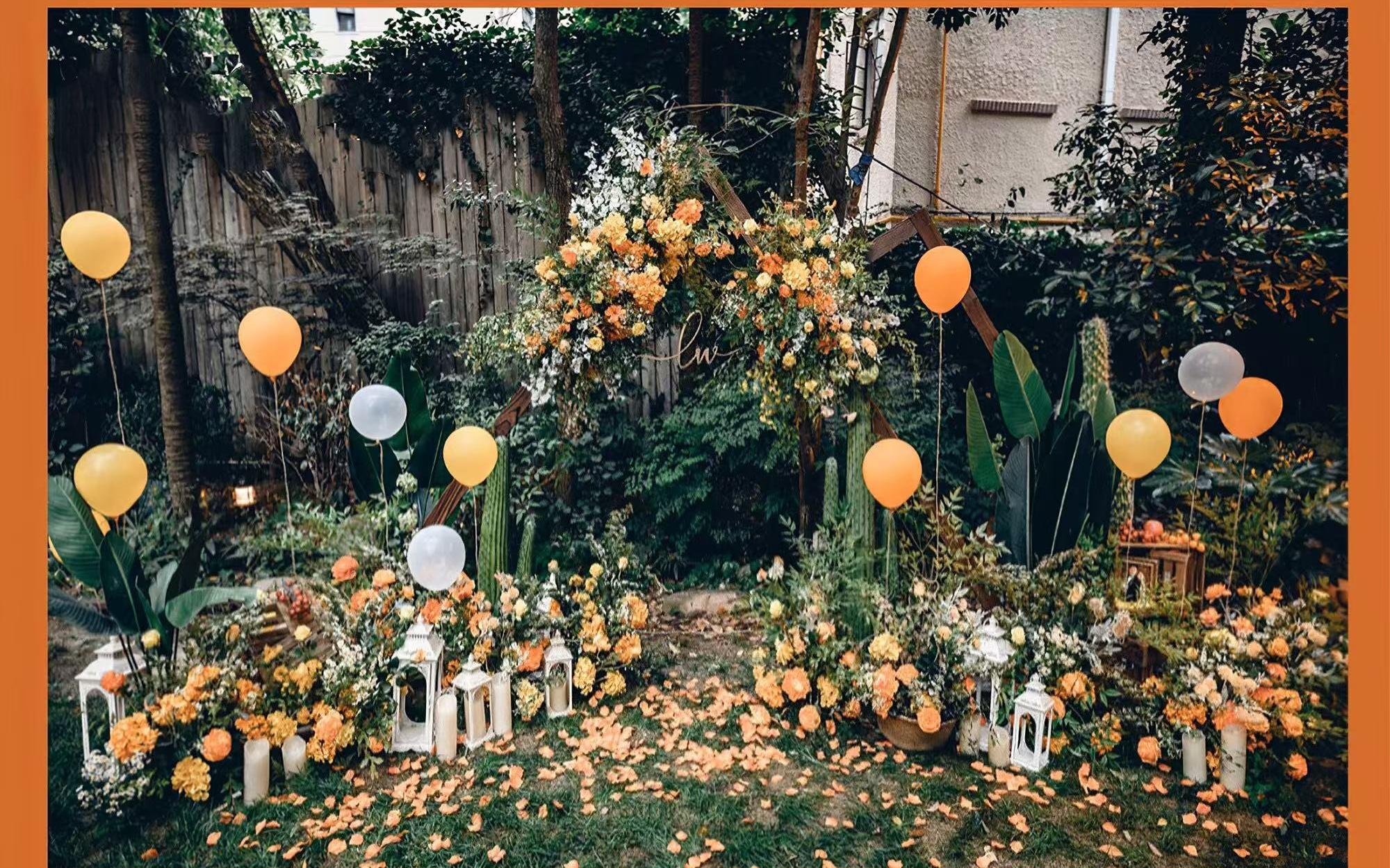 橙色個(gè)性童話戶外婚禮布置