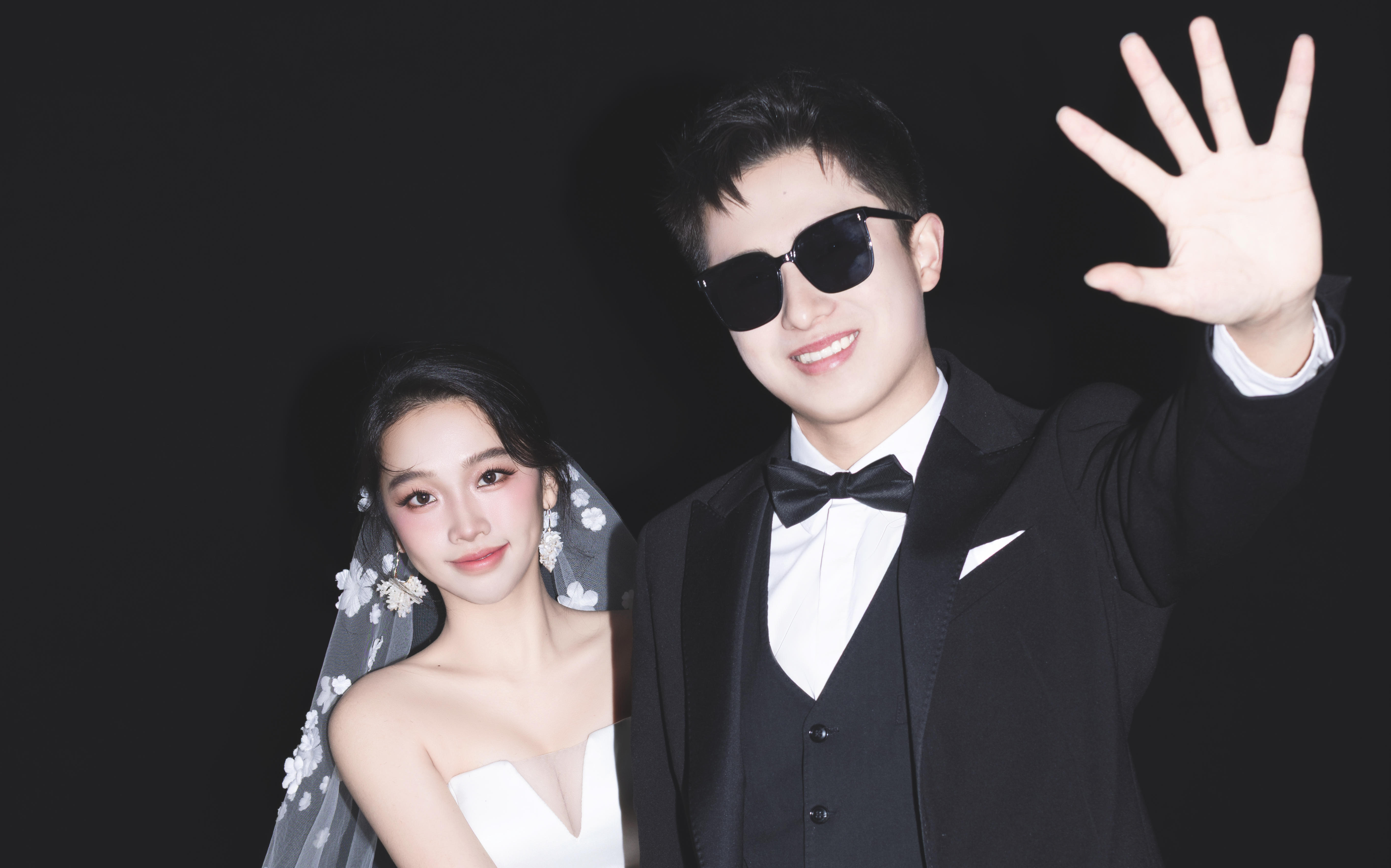 66330 | 邓先生＆谢女士