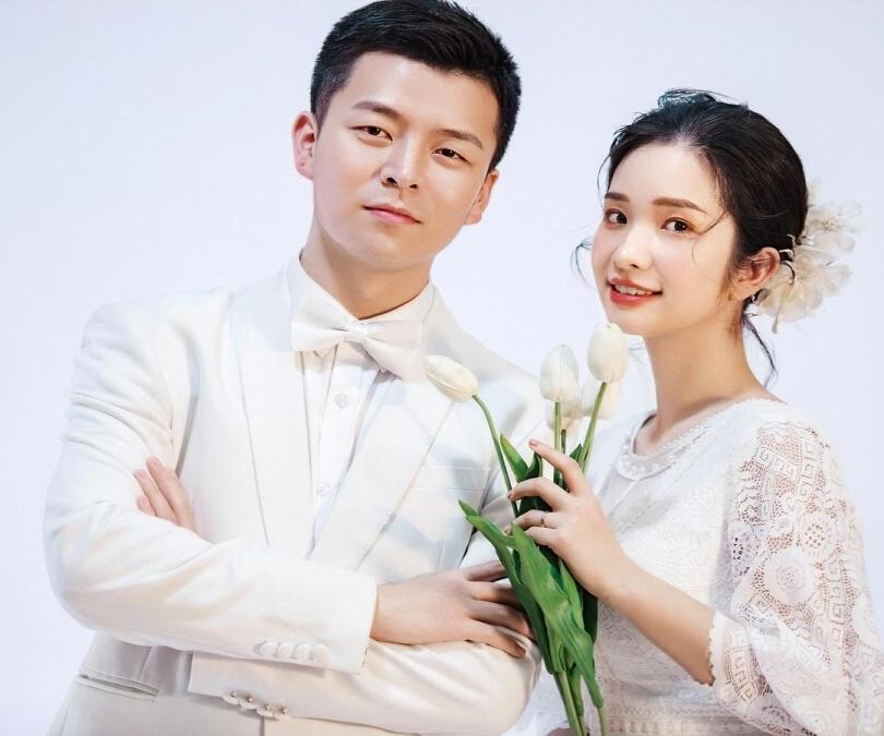 这宝藏室内婚纱照也太高级了