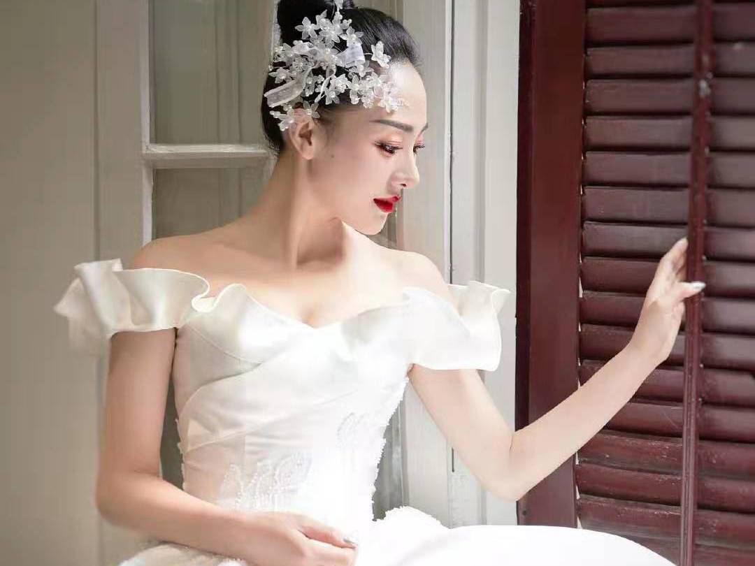 【瑞·恩总监老师跟妆】+六件套＋亲友妆！