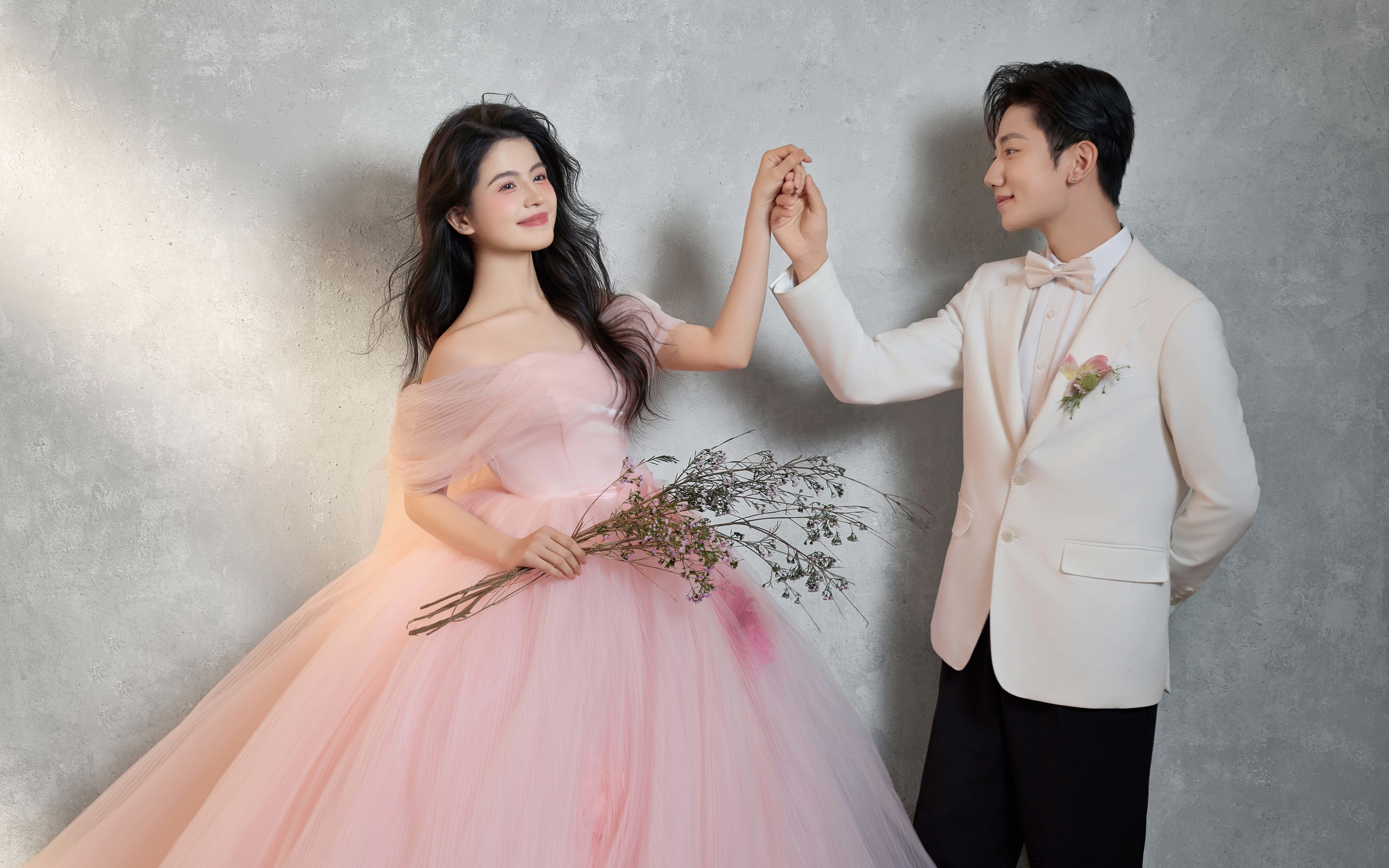 包好看的 粉色主紗婚紗照也太溫柔了