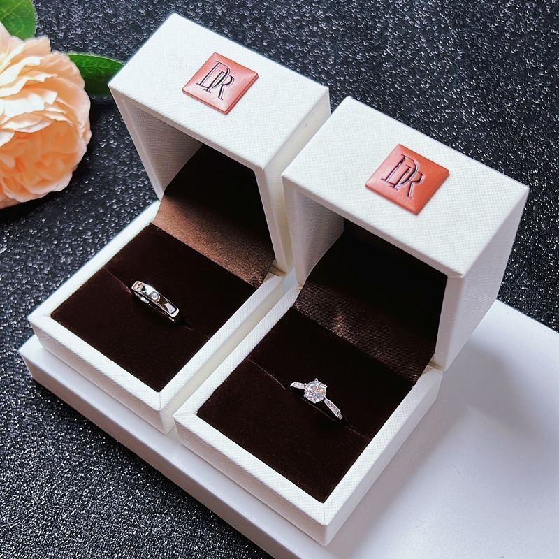 【道具戒指】大牌仿真钻戒对戒结婚求婚戒指婚礼仪式道具戒订婚