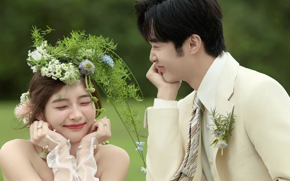 清新自然風(fēng)婚紗照，好愛(ài)這份松弛感