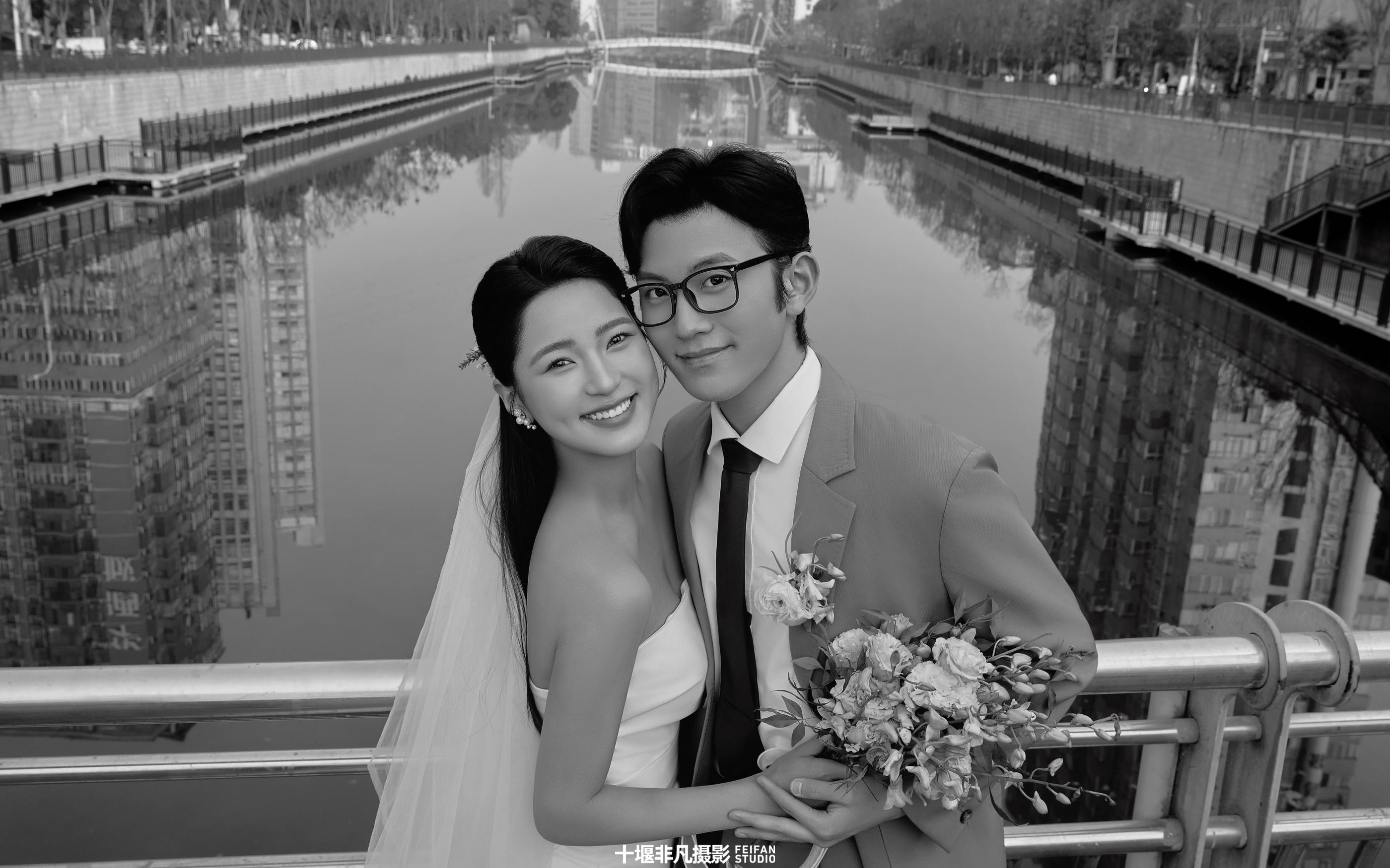 黑白高级感街拍婚纱照~