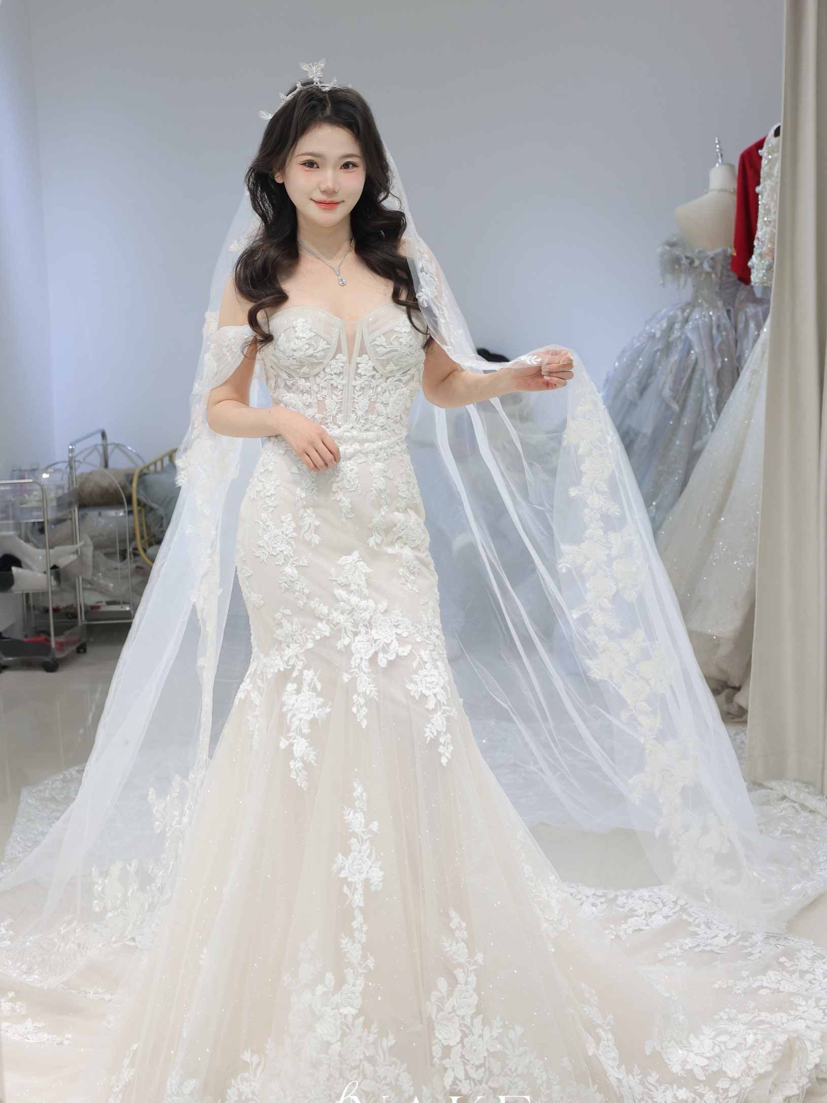 散发鱼尾造型试妆客照