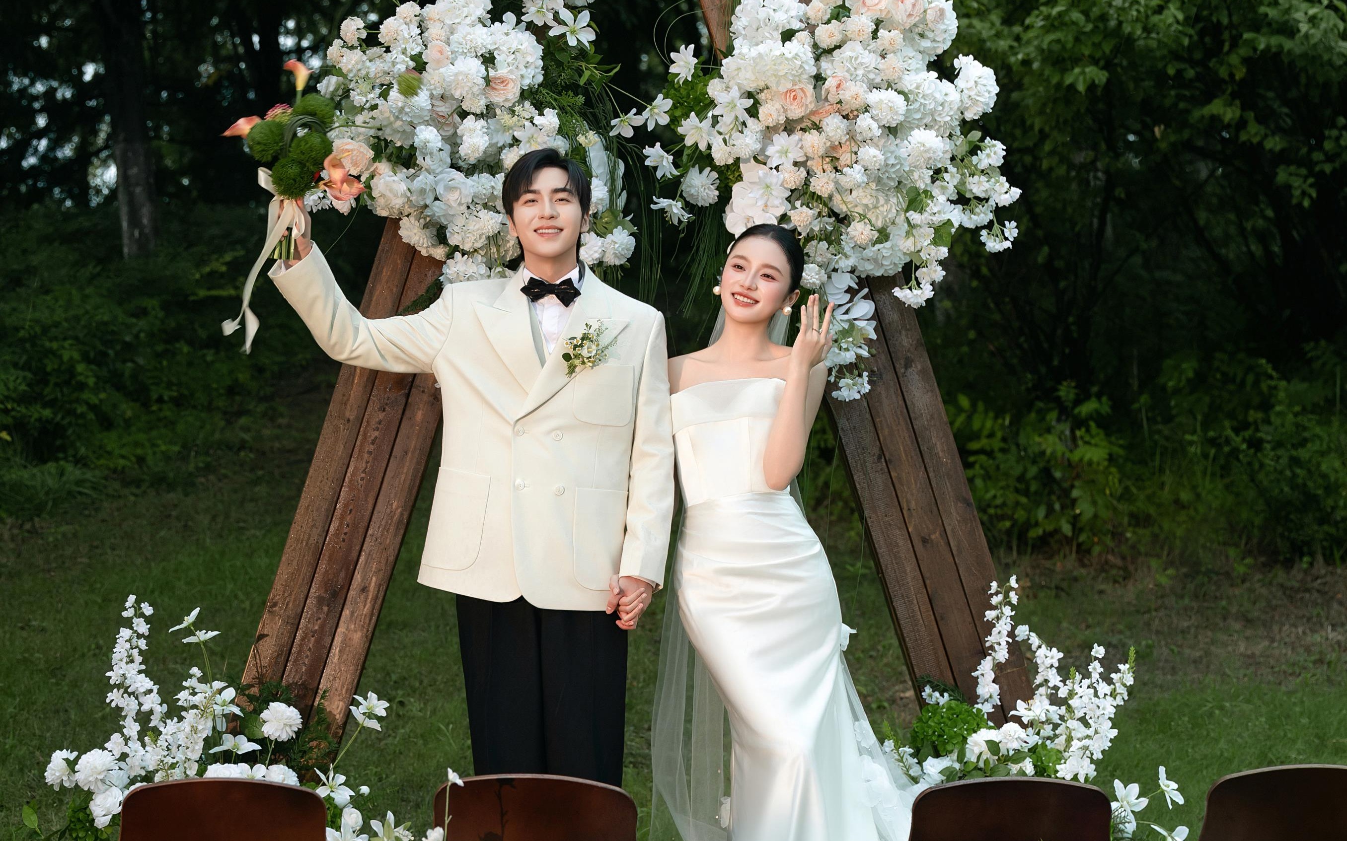 造一场绿野仙踪的婚礼🍃草坪婚礼婚纱照