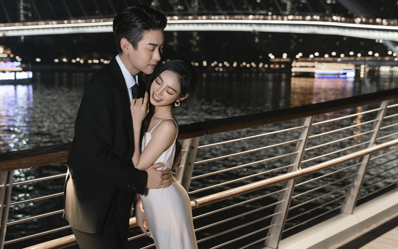 夜婚纱照氛围感爆棚💙含金量只增不减🔝