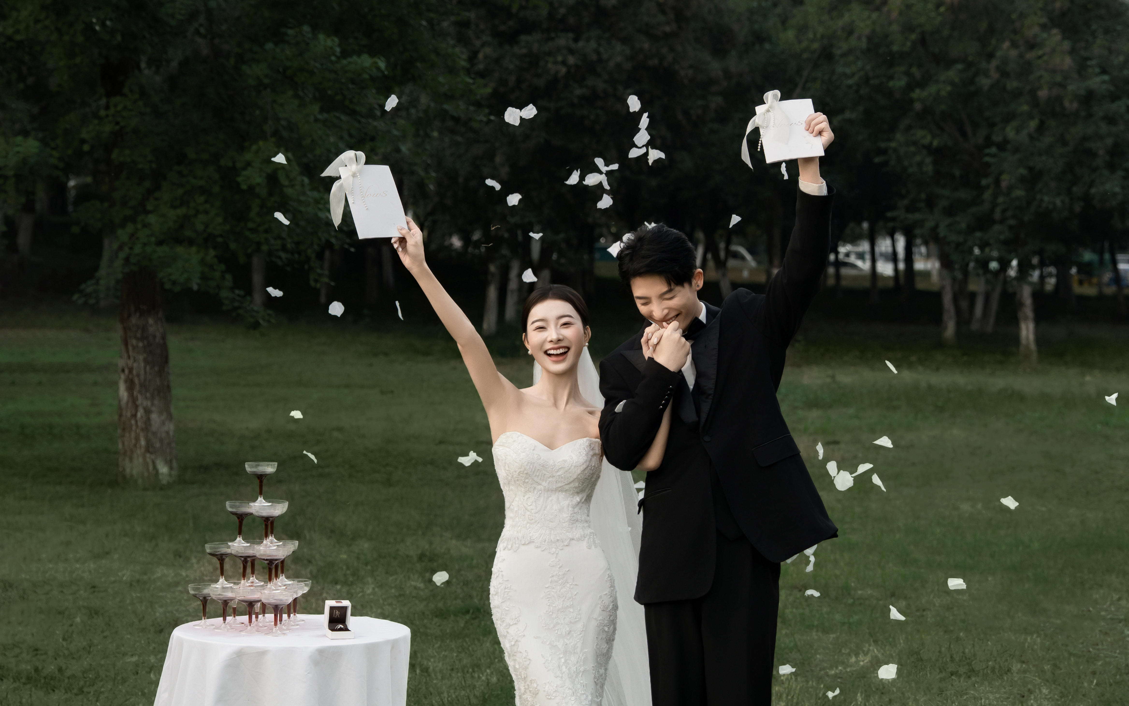 紀(jì)實(shí)草地