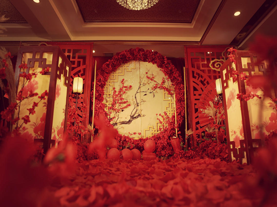 小场地精致红金新中式主题婚礼