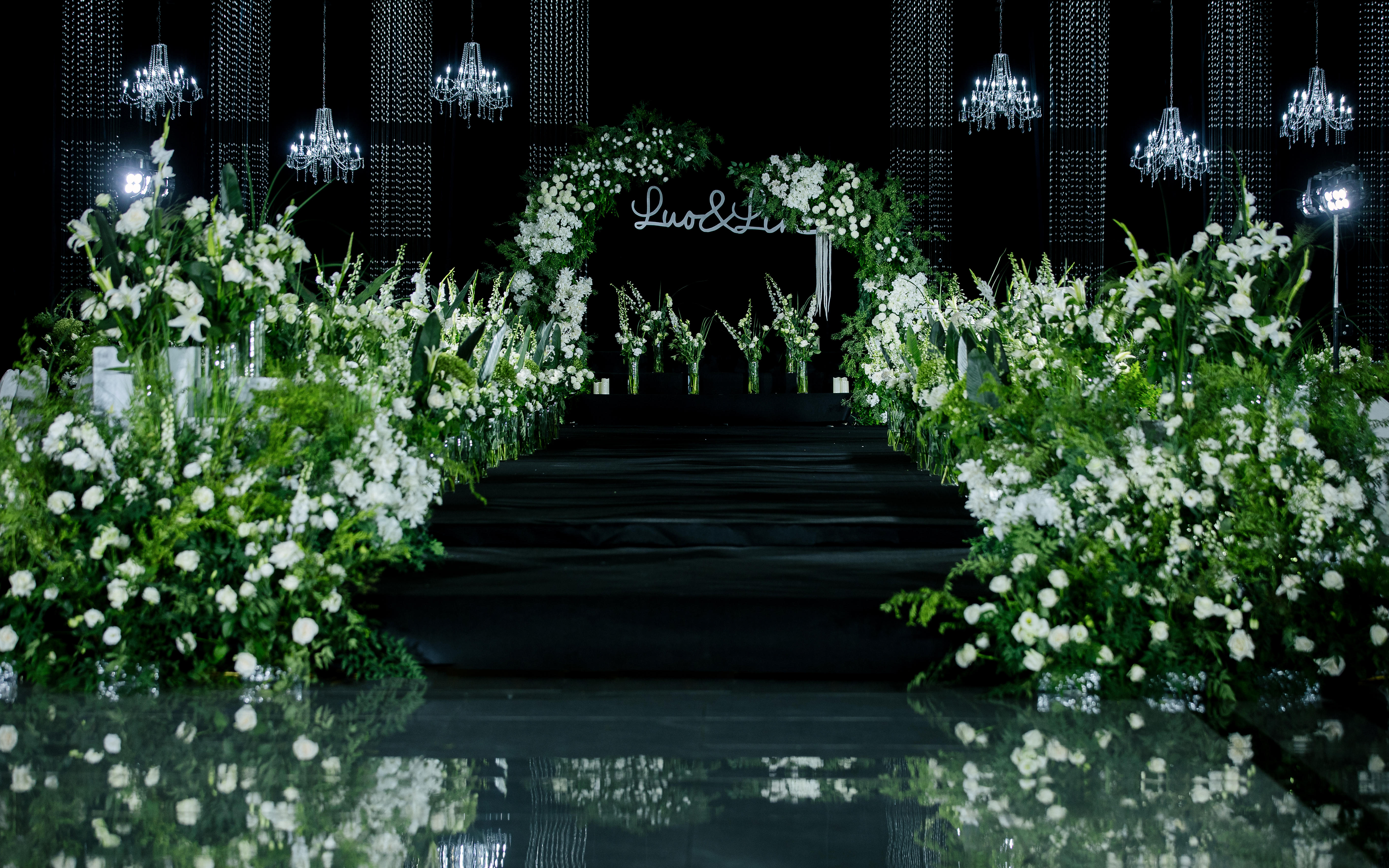 多彩婚庆--韩式鲜花水晶婚礼