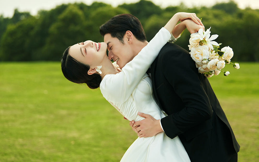 【特惠超值】经典大气双外景婚纱照