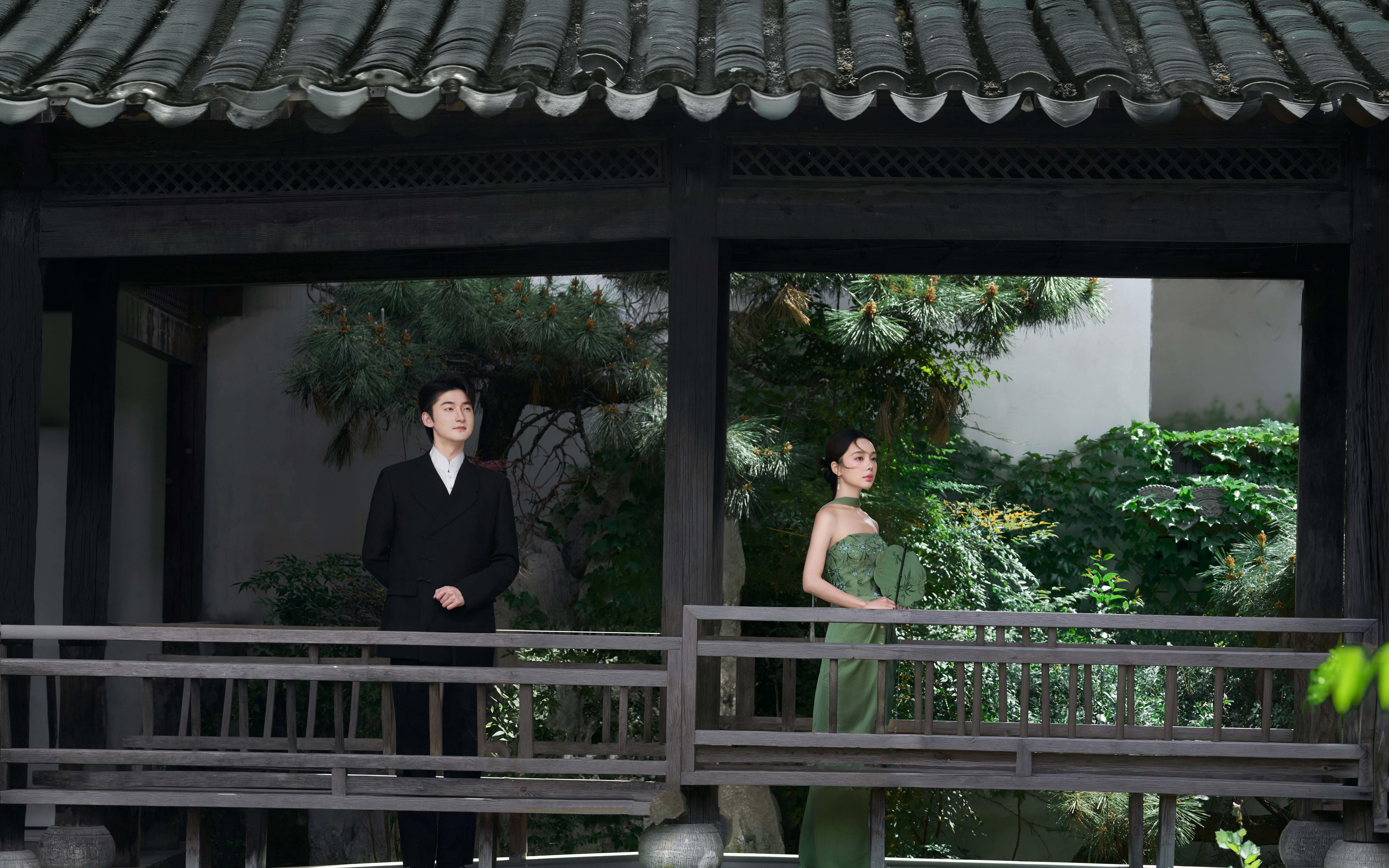 东方秘境，一抹春山绿 新中式园林婚纱照