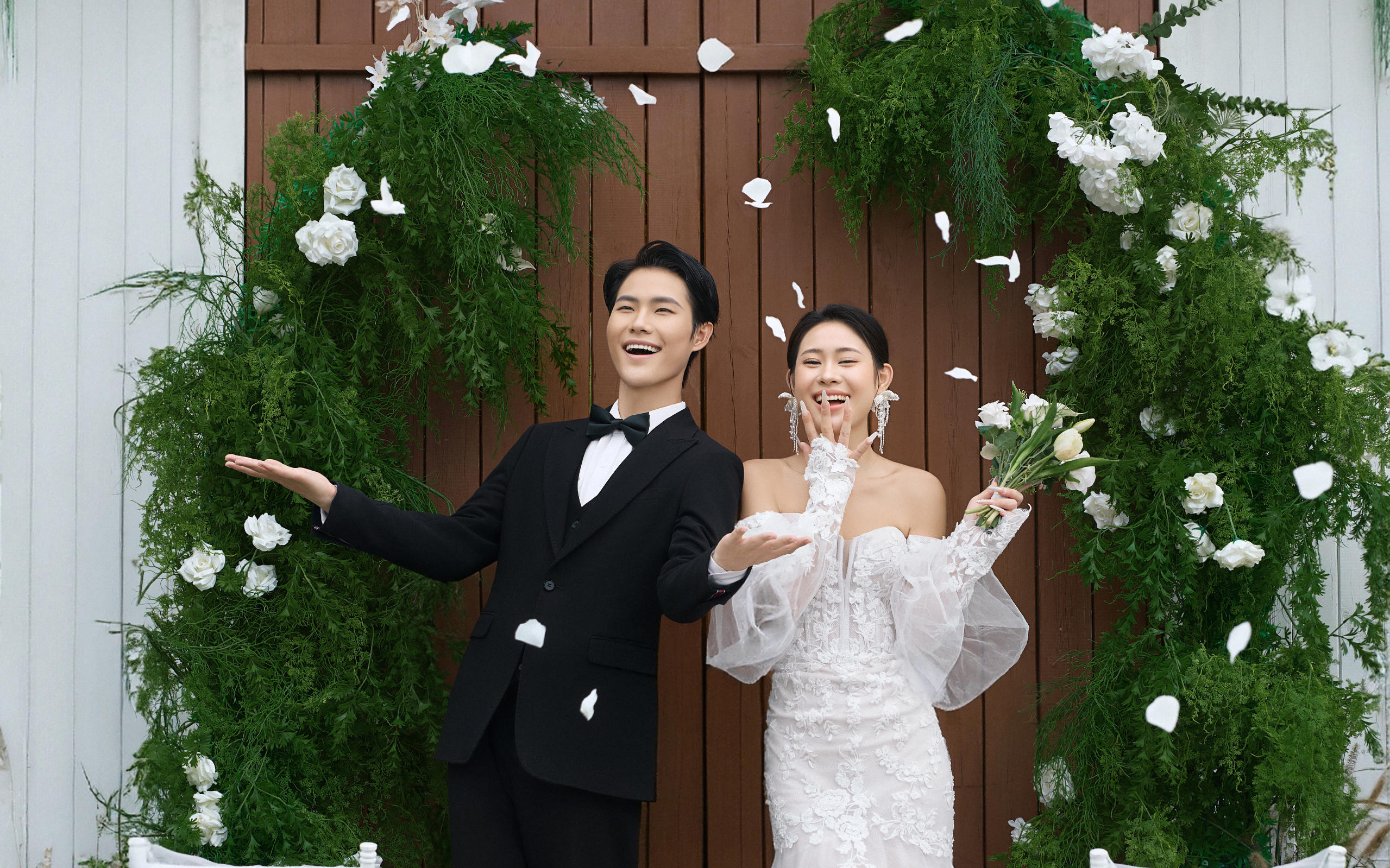 后悔没早点Get！雪山下的婚纱照美的太心动了