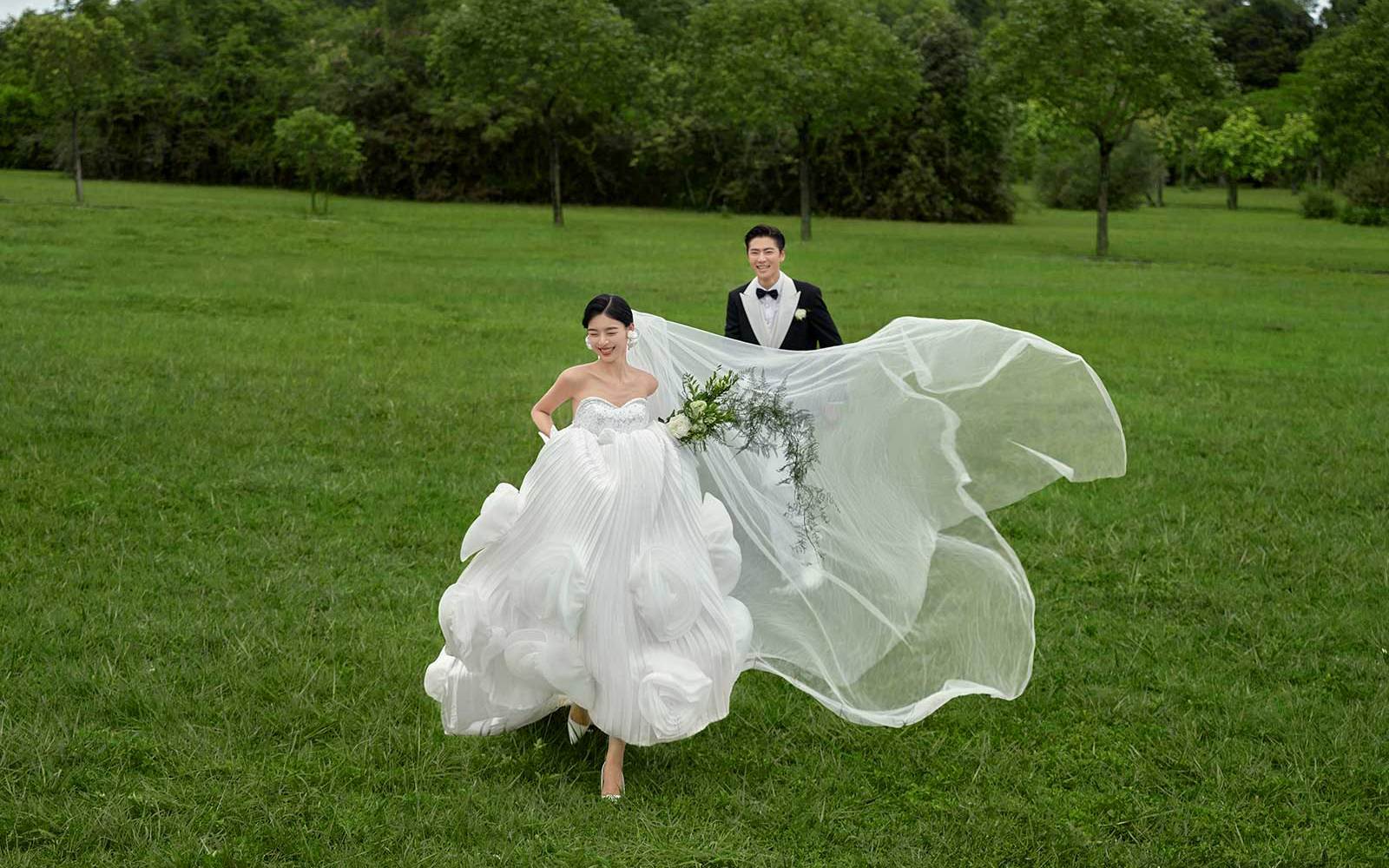 还有比婚礼更有仪式感的婚纱照吗⁉️