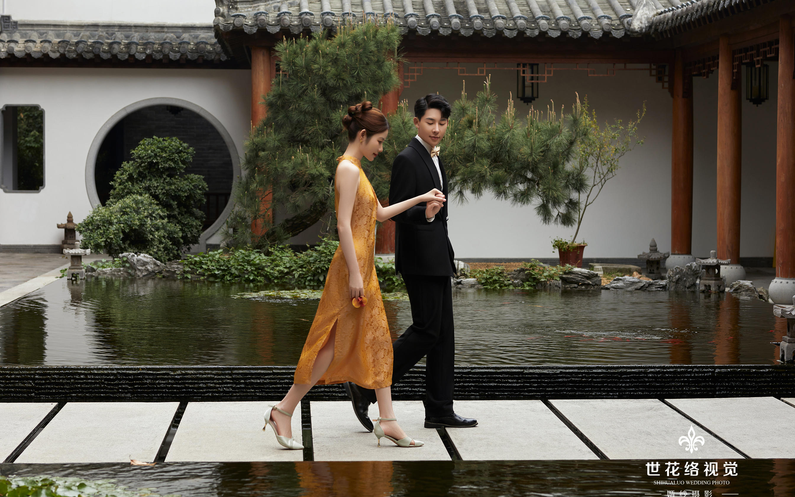 解锁中式园林婚纱照💛黄色旗袍竟然这么搭