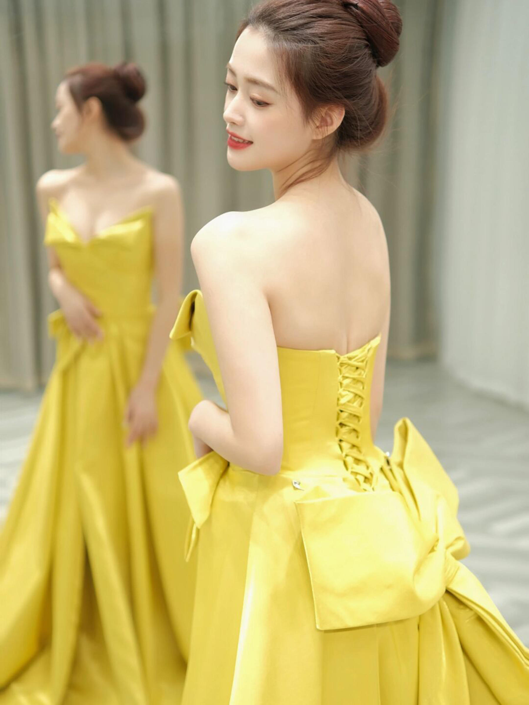 婚纱全场任选三件套加伴娘服和化妆