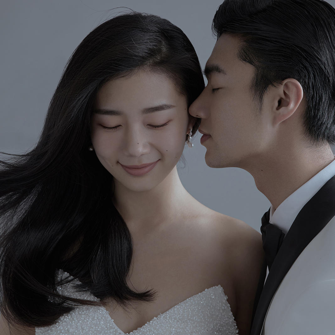 純凈經(jīng)典《我們·致愛》韓式婚紗照