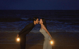 仪式感拉满的海边夜景婚纱照