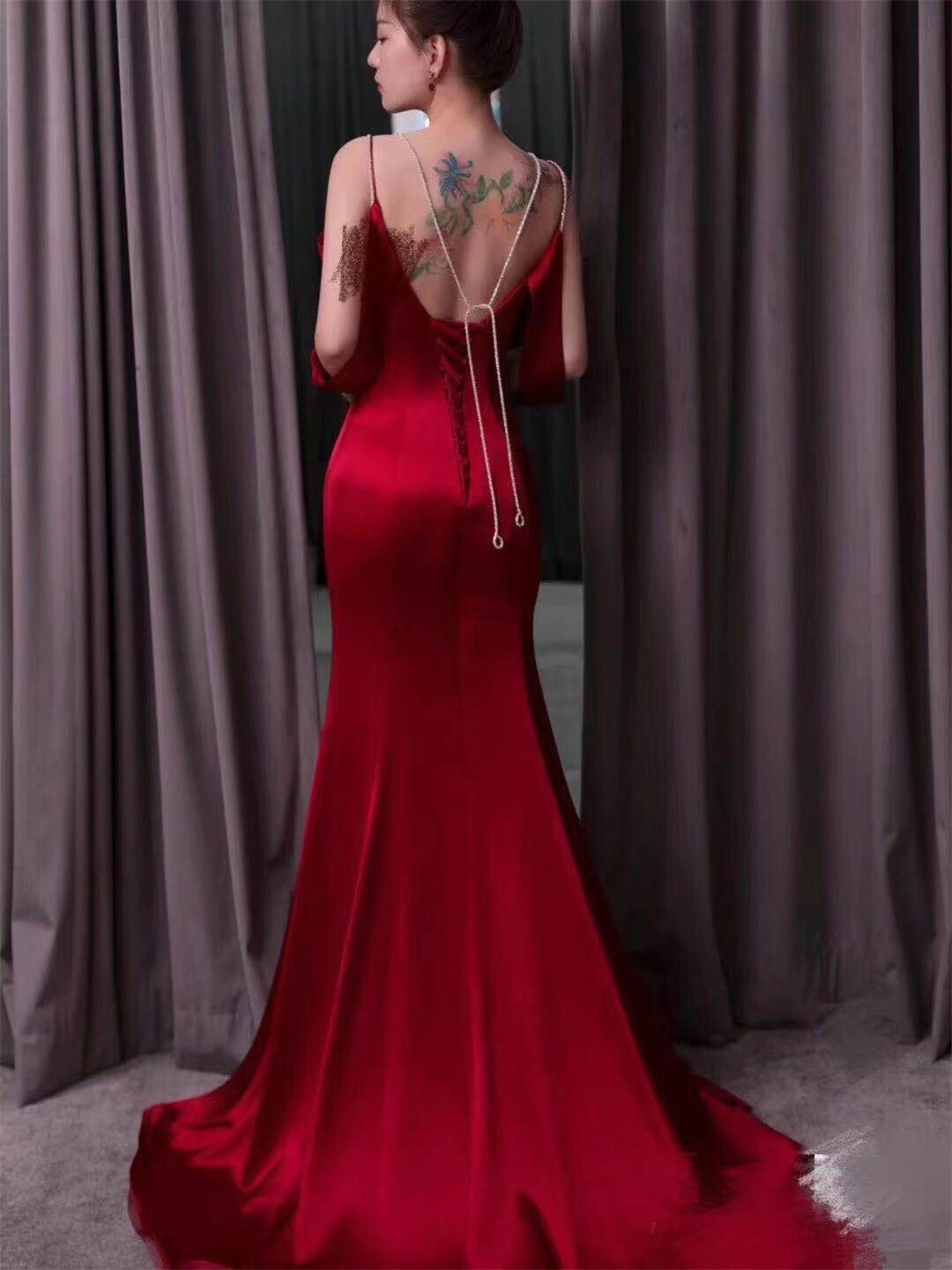 超性感鱼尾露背敬酒服 高个子新娘必选