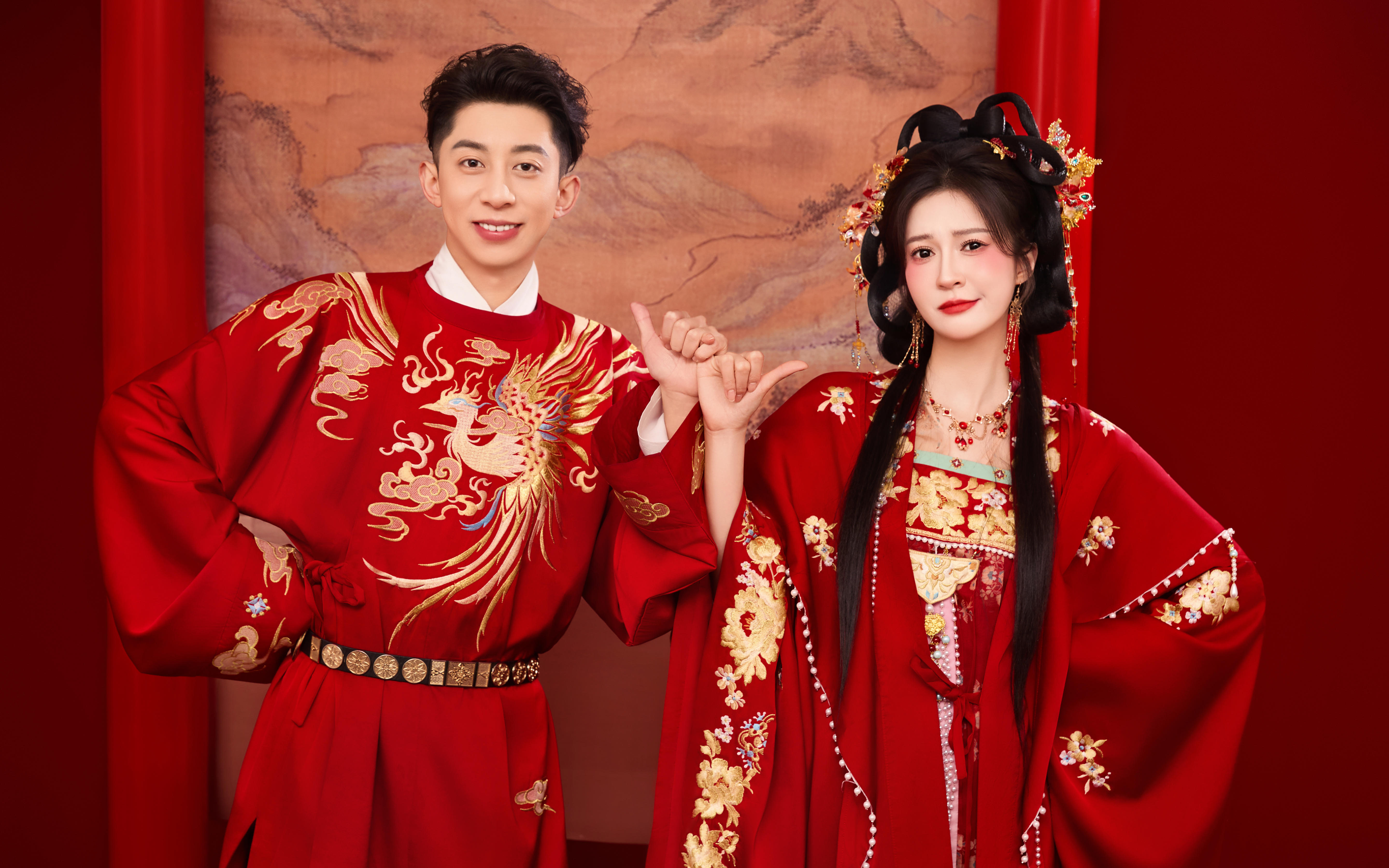 更适合中国 宝宝体质的汉服婚纱照❤太乖啦~