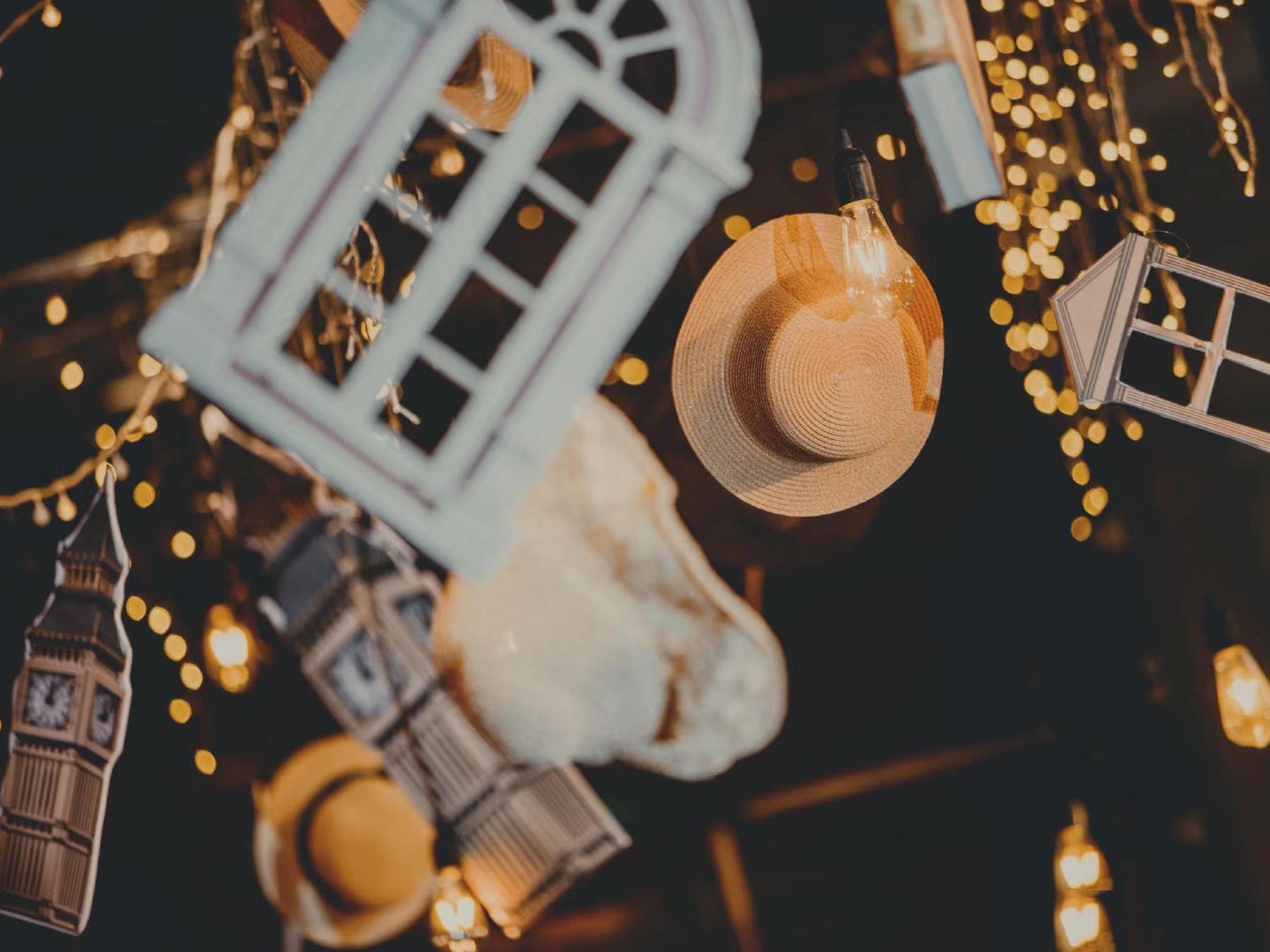 包含四大金刚温暖浪漫 黄色明亮婚礼 简约清新