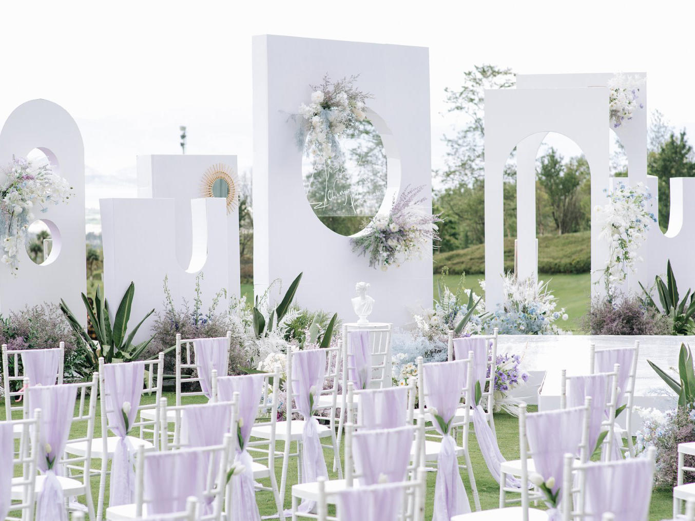 人气鲜花户外婚礼/超高性价比/限时抢购中