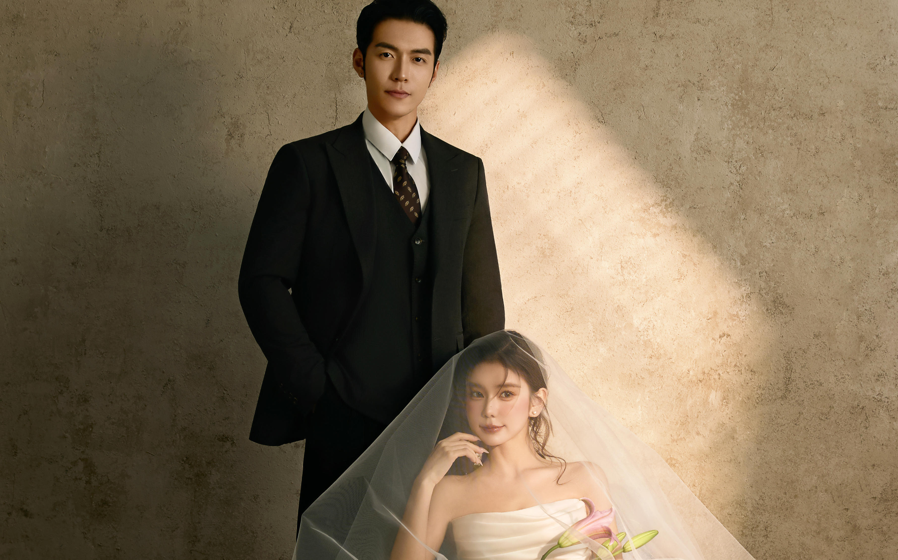 暖調(diào)光影下的浪漫氣息??法式氛圍感婚紗照