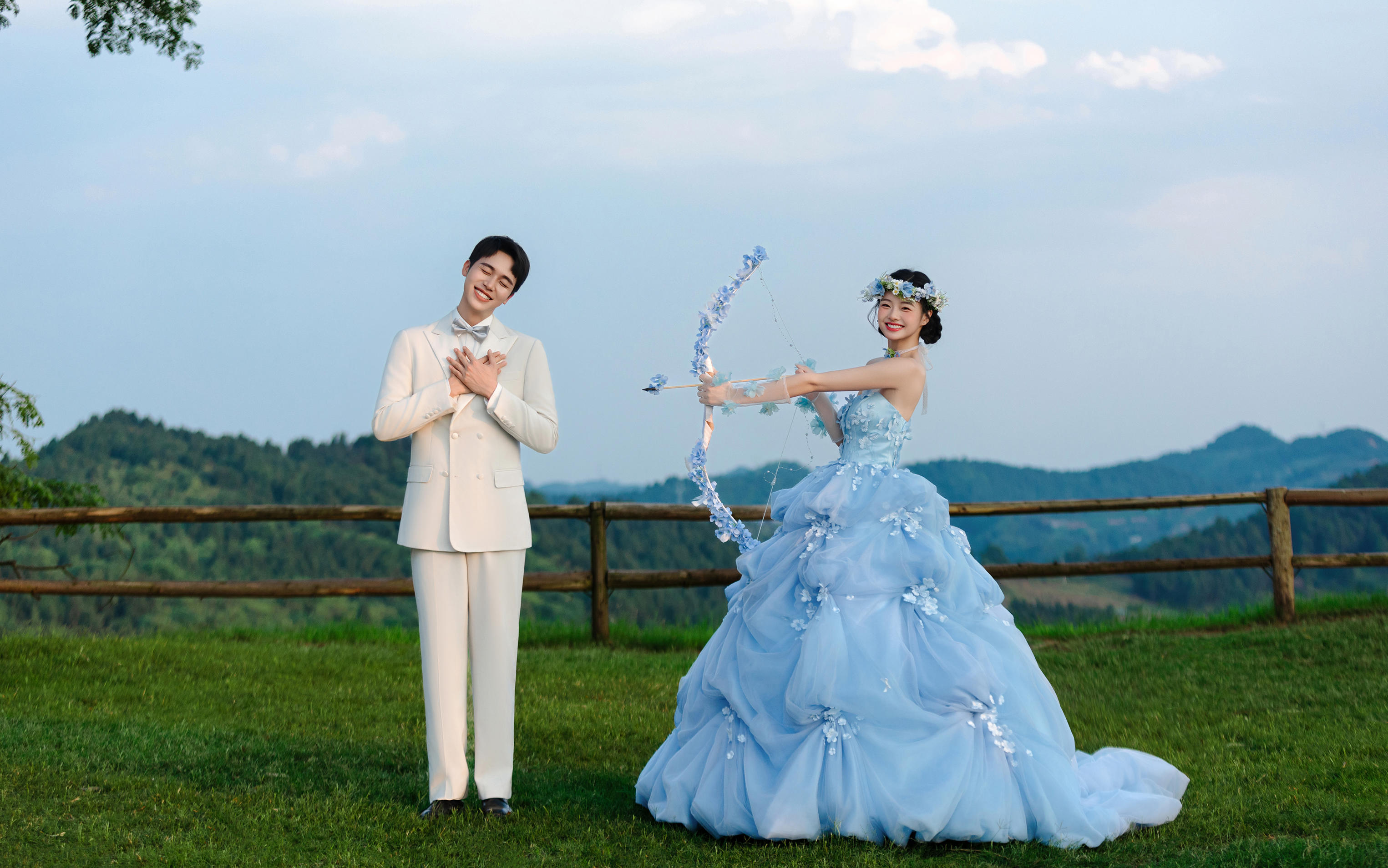 【米兰婚纱】蓝色花神草坪婚纱照