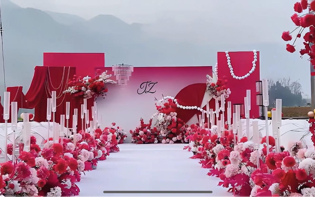 玫红色小众渐变户外婚礼布置