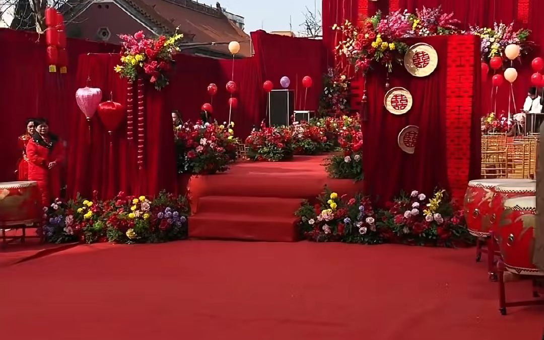 红色系庭院婚礼