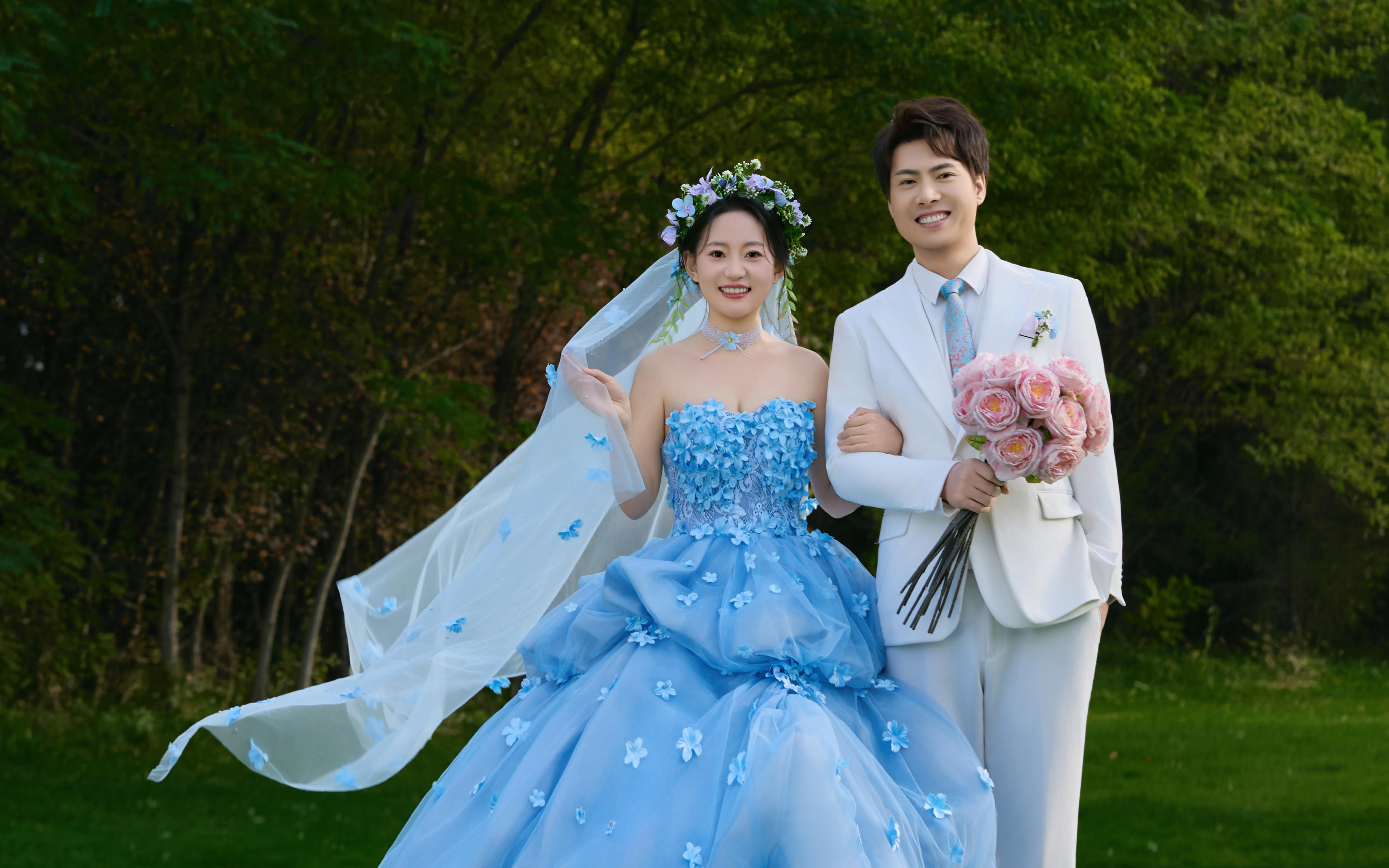 我们频繁被这样具象化的浪漫场景击中