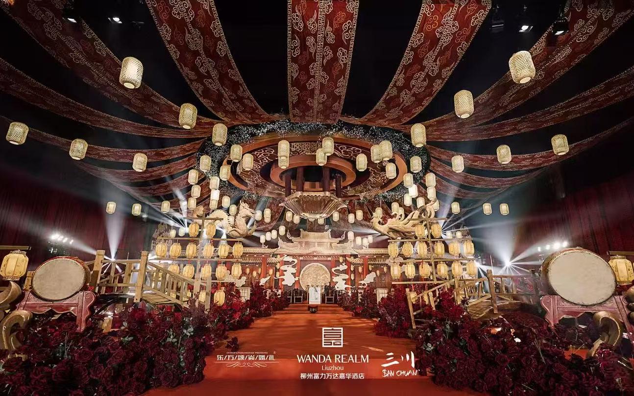 红色中式婚礼  80000-90000参考价