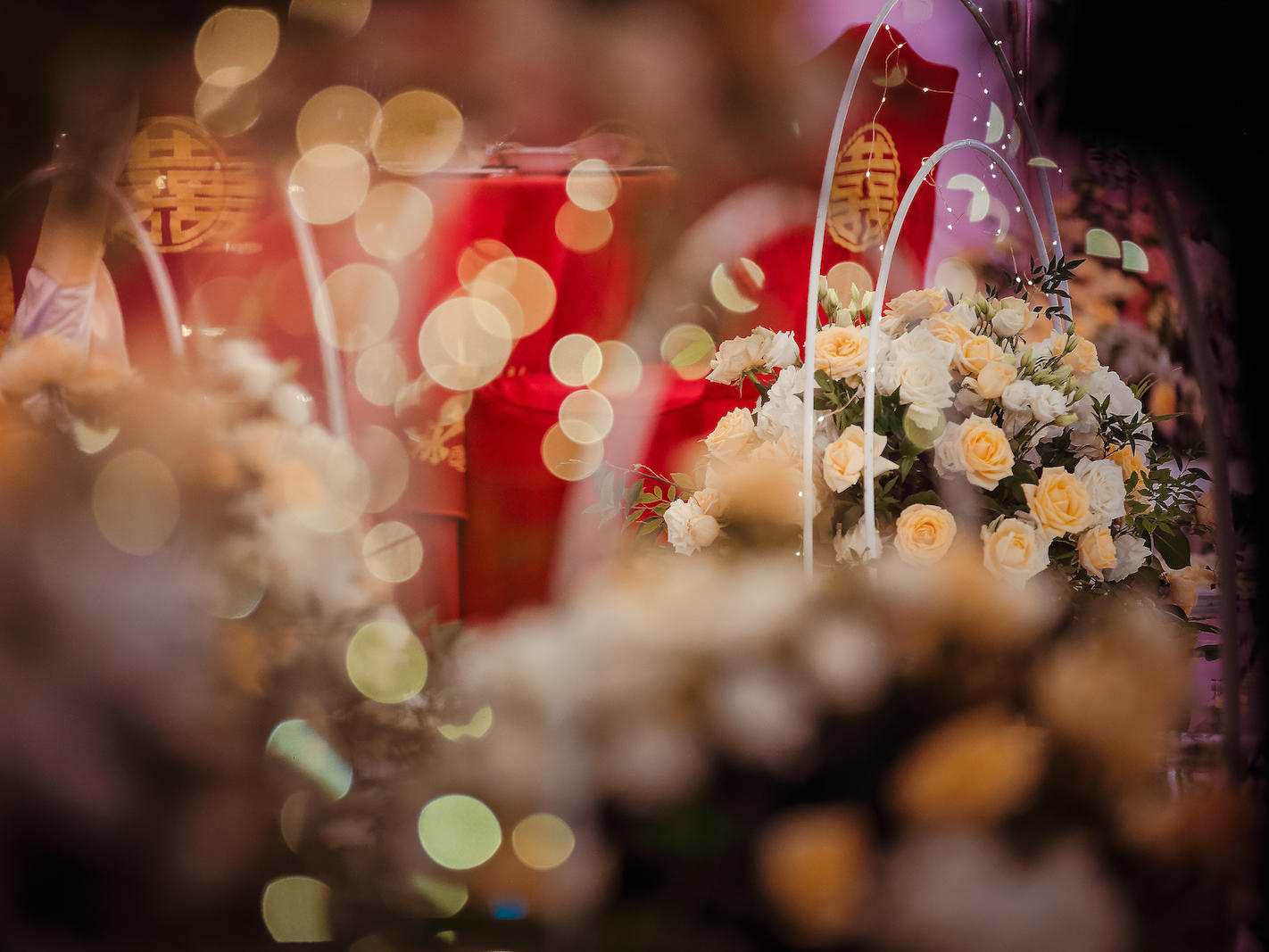 预算内的超值完美暗场婚礼送首席化妆师一名