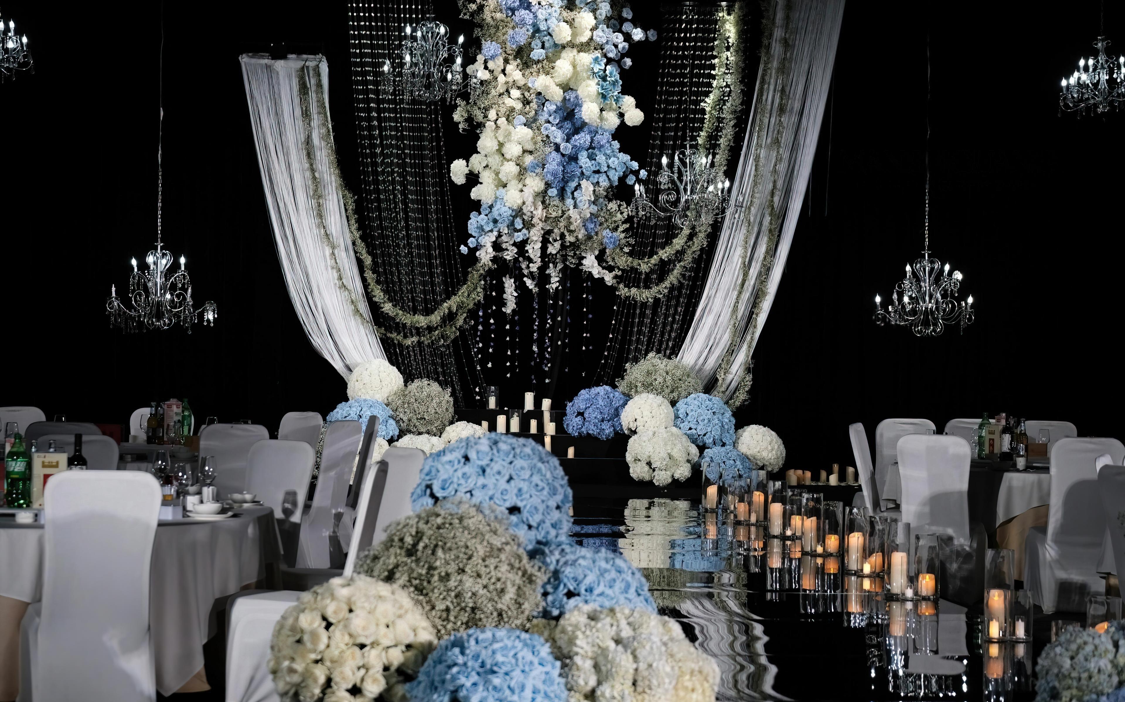 藍(lán)色系列布幔婚禮