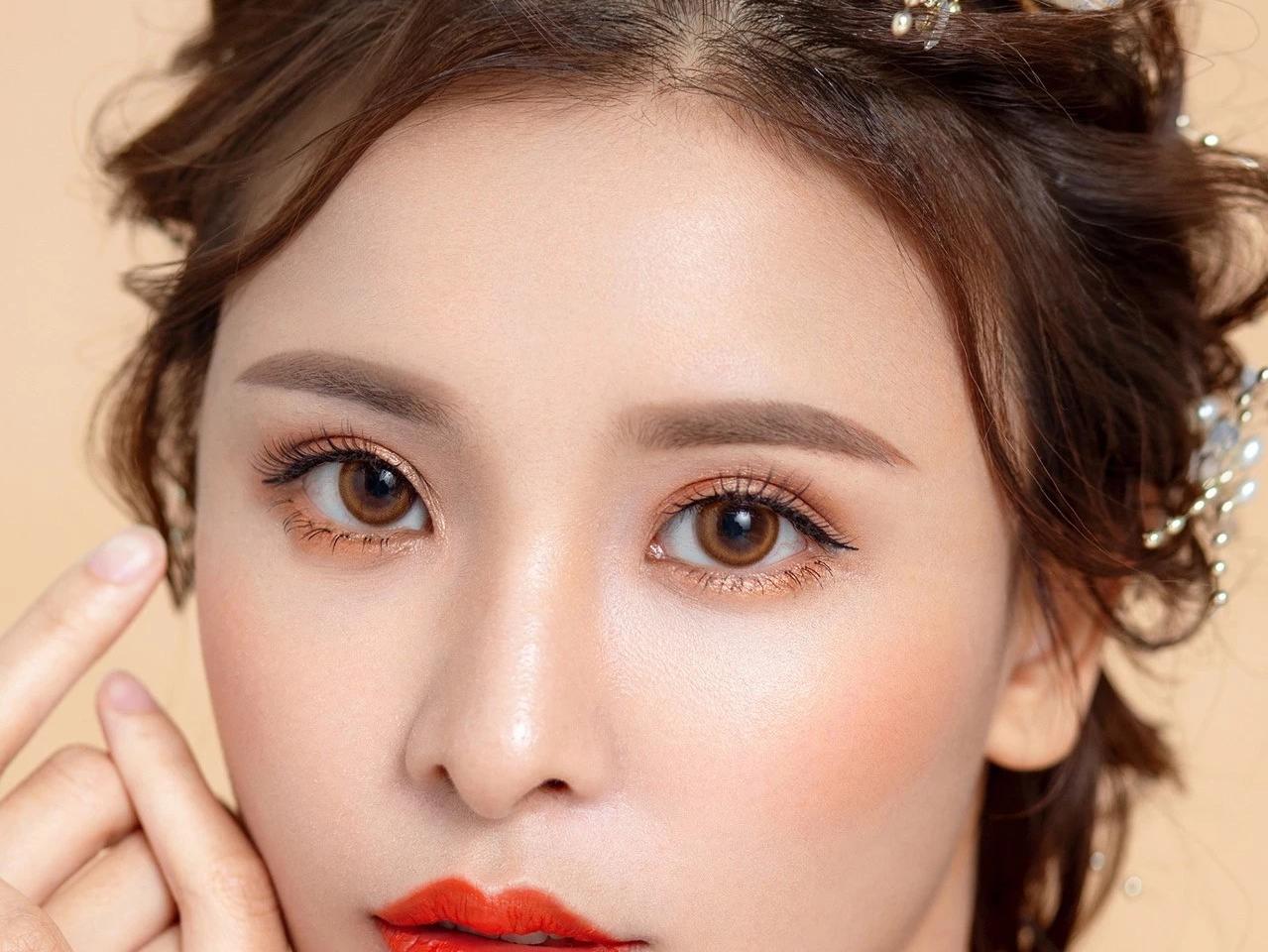 全天新娘跟妆——资深化妆师＋副化（全天跟妆）