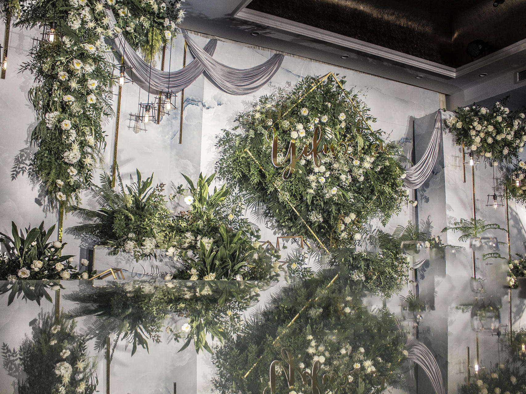   白绿色森系风格婚礼 