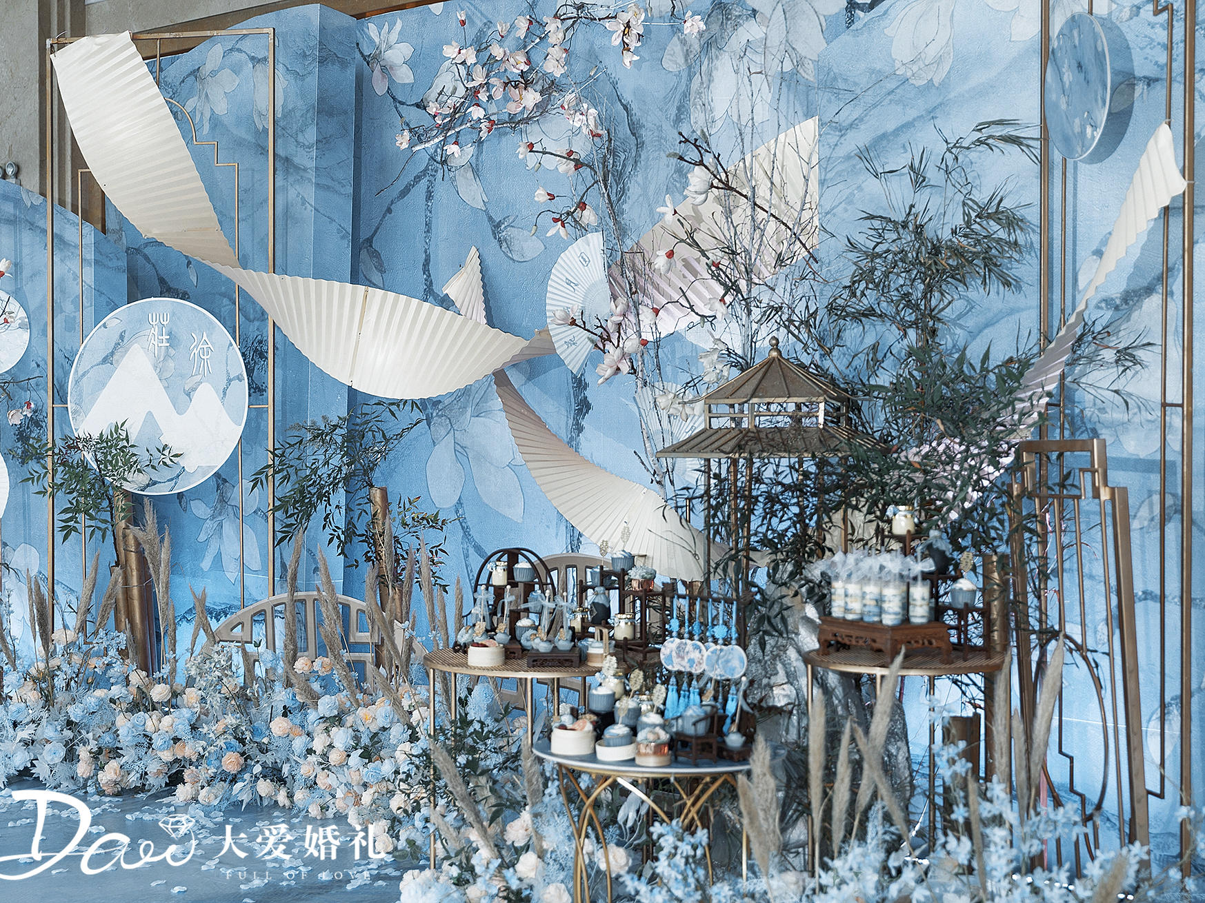  蓝色新中式浅木色基调 江南韵味