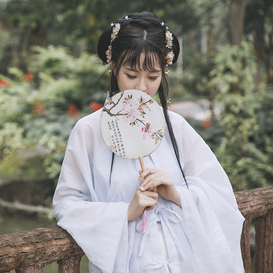 小姐姐精致古风外景写真艺术照