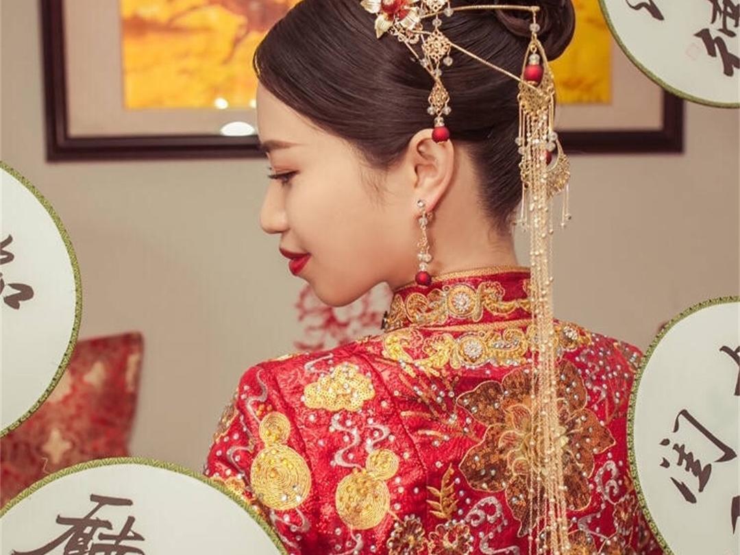 【人气推荐】梦幻拖尾+精品礼服 名品高端轻奢