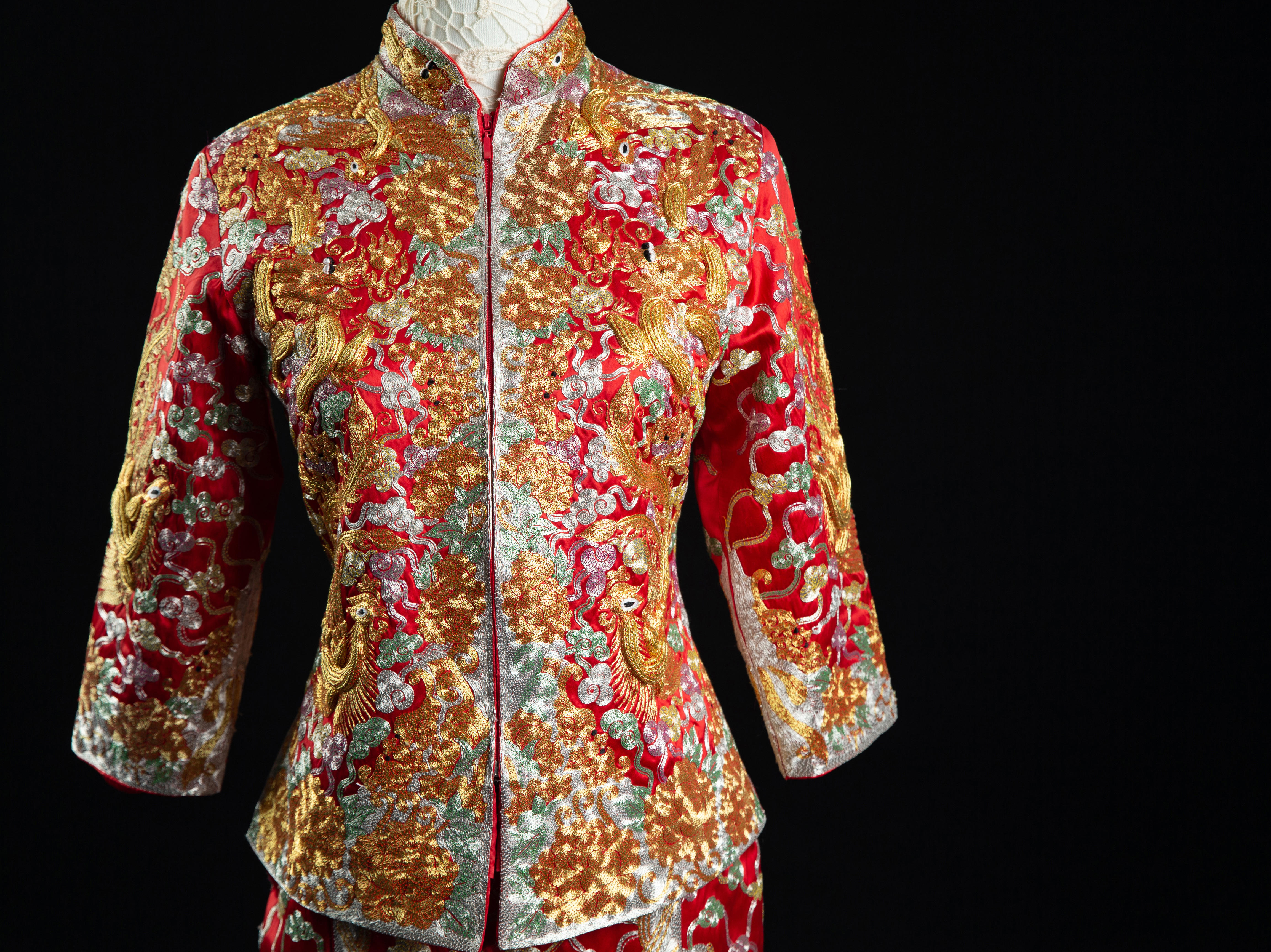 马来西亚纯手工定制秀禾服，耗时2000多工时