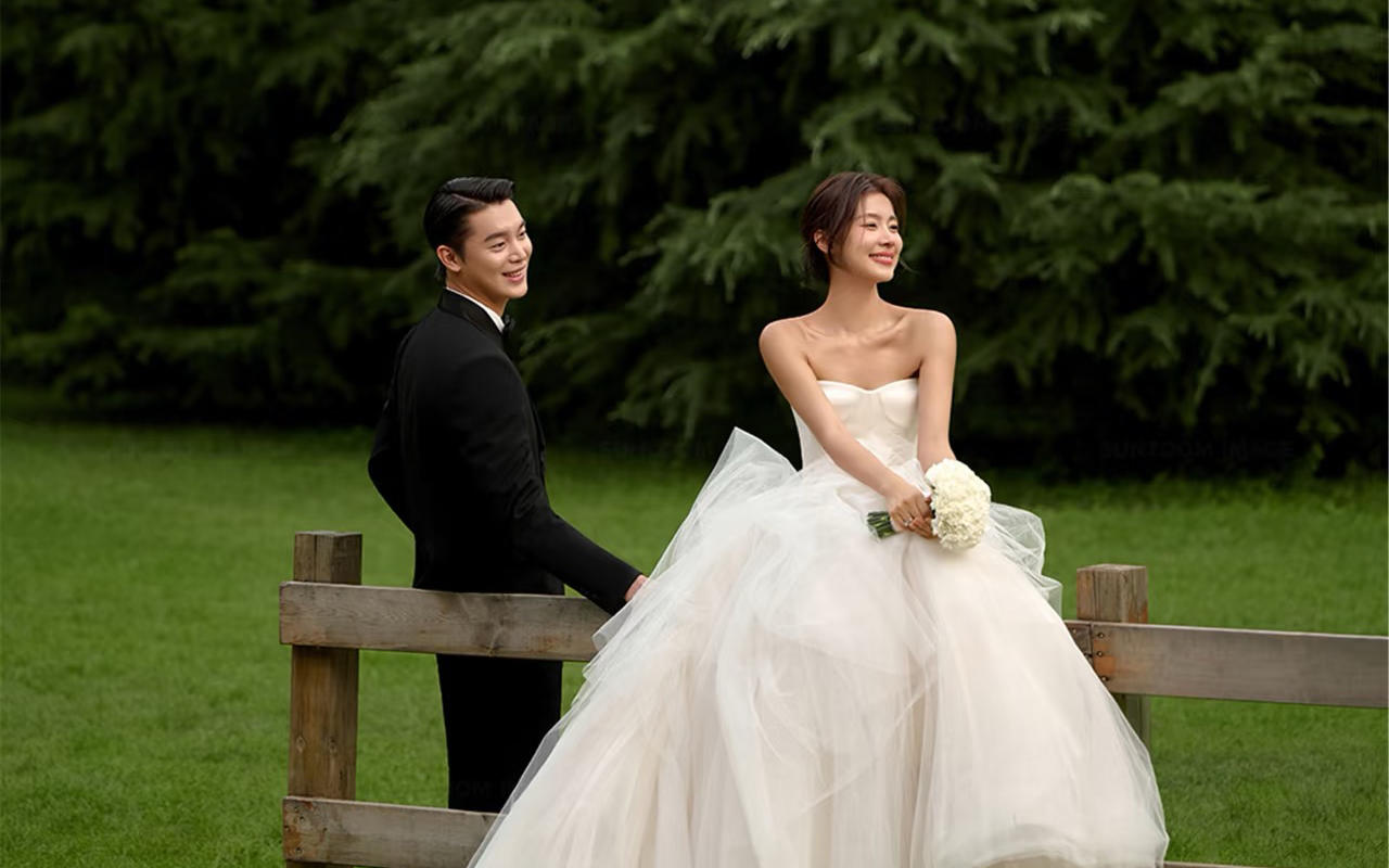 怦然心动💯超有氛围感的清新森系婚纱照~