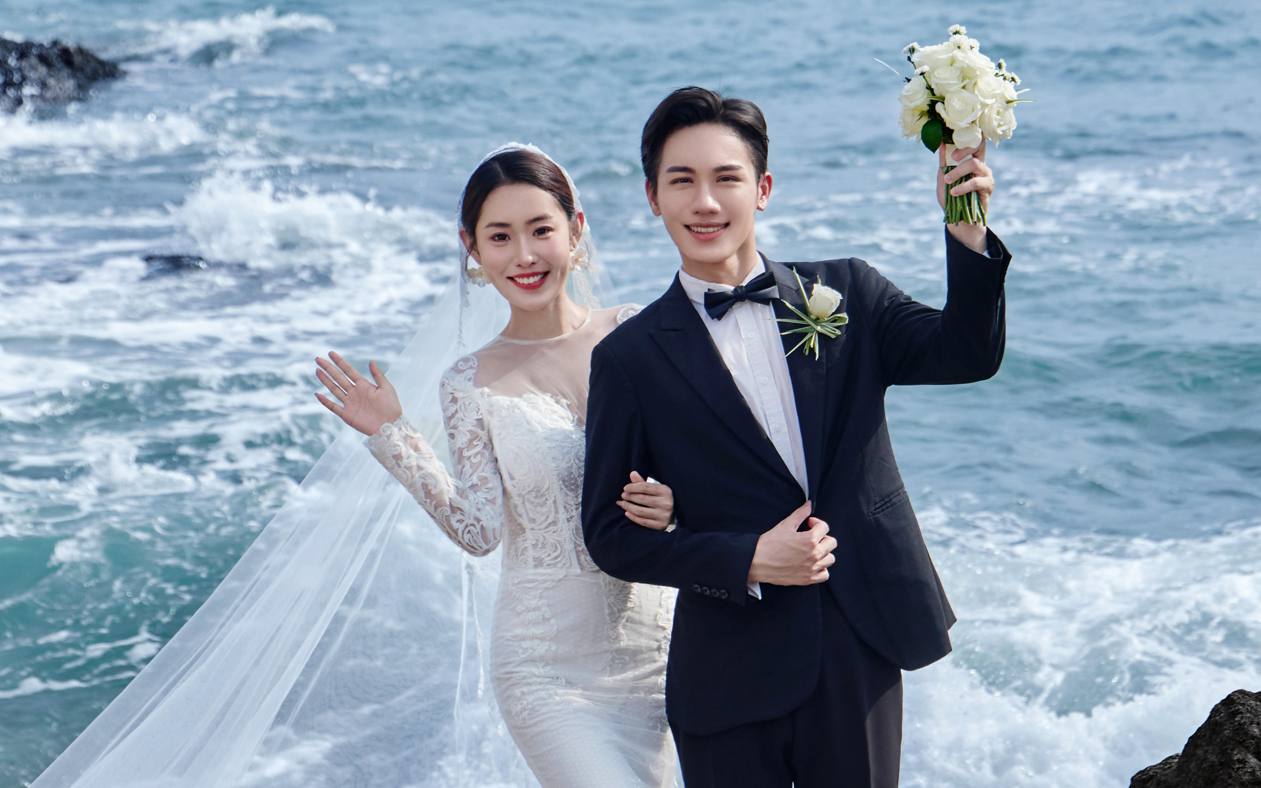 三亞的海，替我們把浪漫說透了??