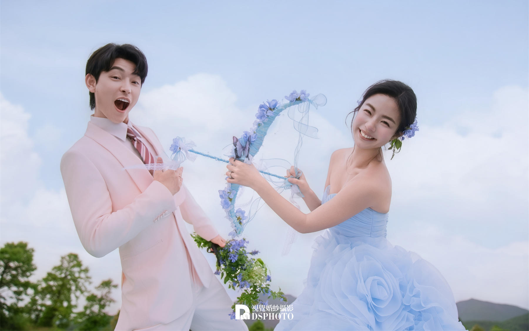 迪士尼在逃公主回归！冰川蓝草坪婚纱照美哭啦👑