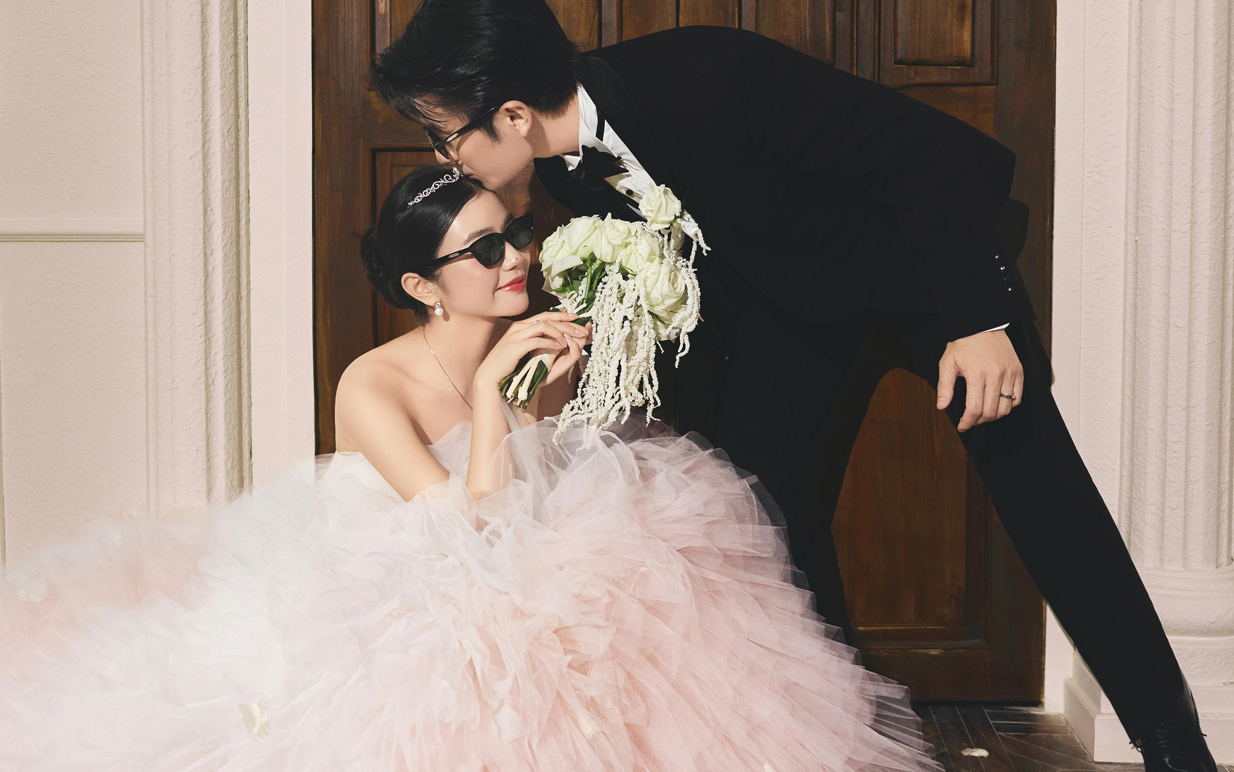 禮成！酷蓋夫婦正式上線，粉紗為證