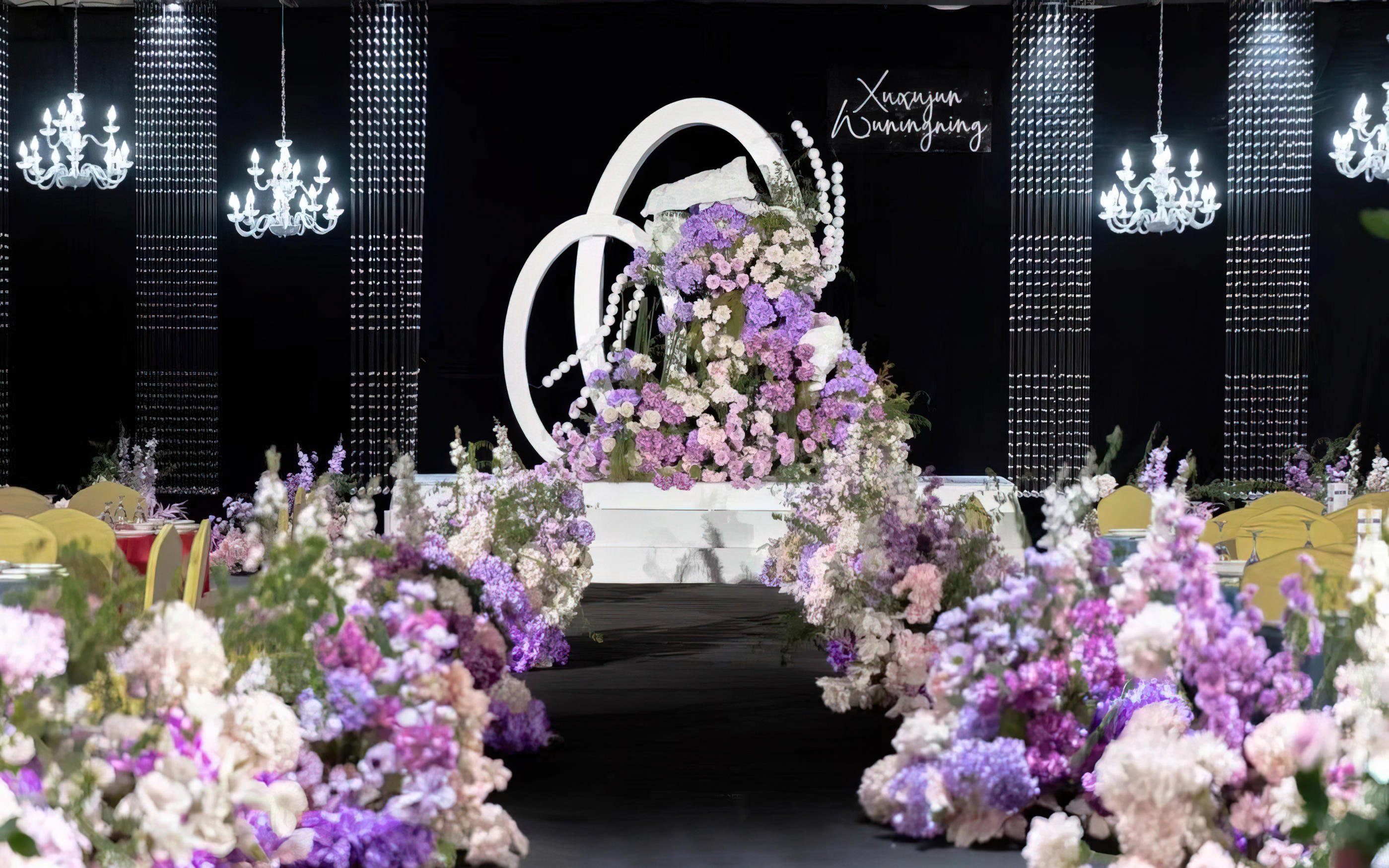 紫色系婚礼天花板！直接美到失语