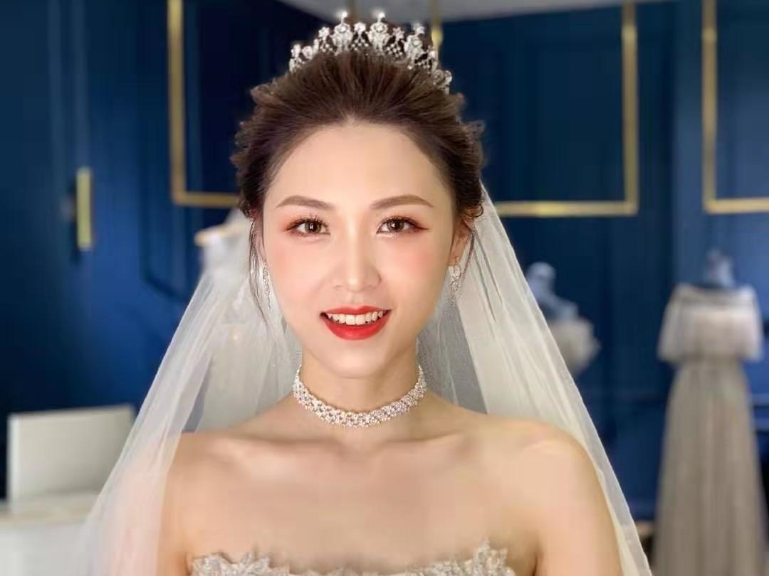 【女神必选】2025跟妆·婚纱档期火热预约中！