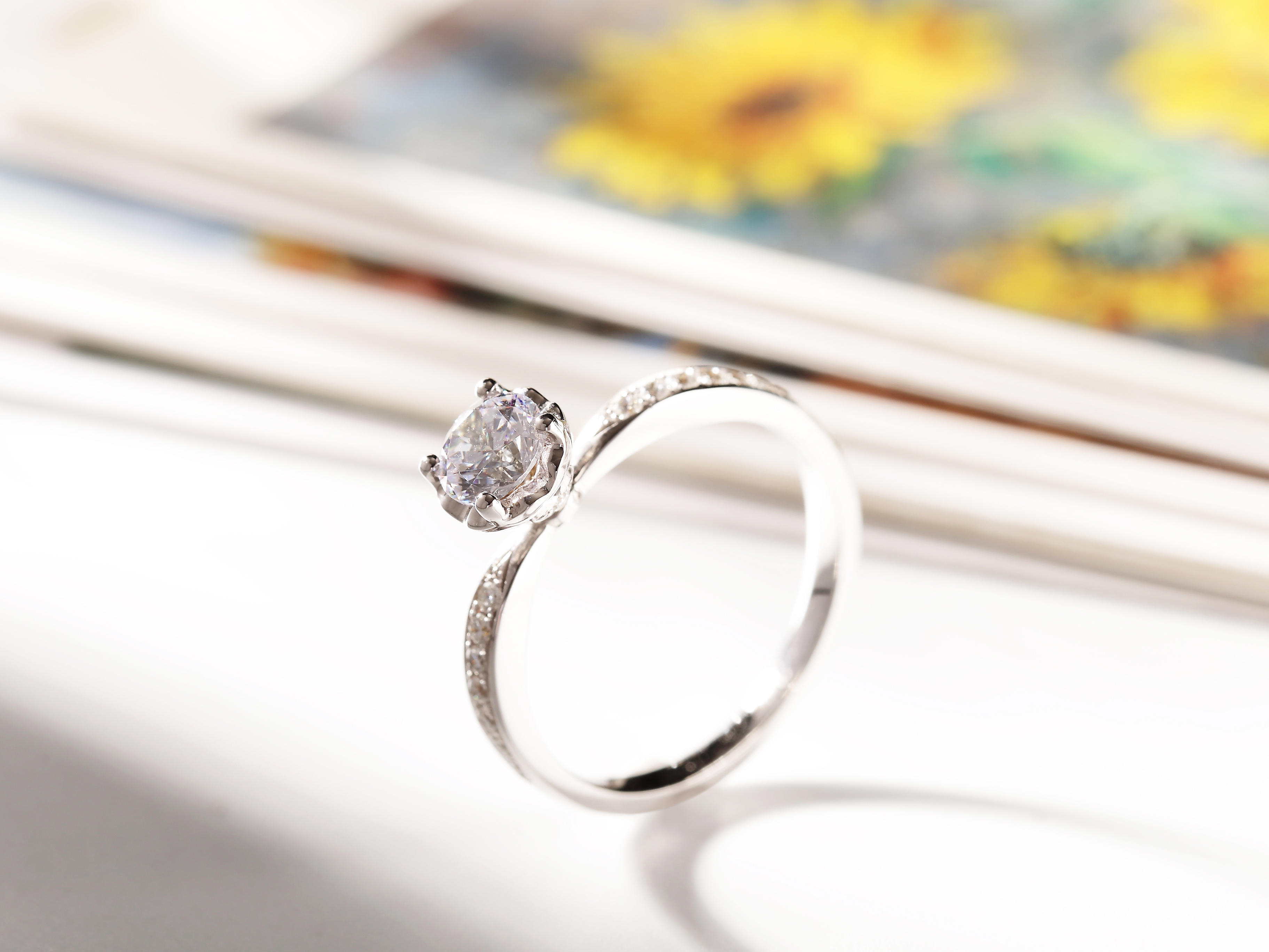 钻戒女正品18K玫瑰金白金真钻石戒指订婚求