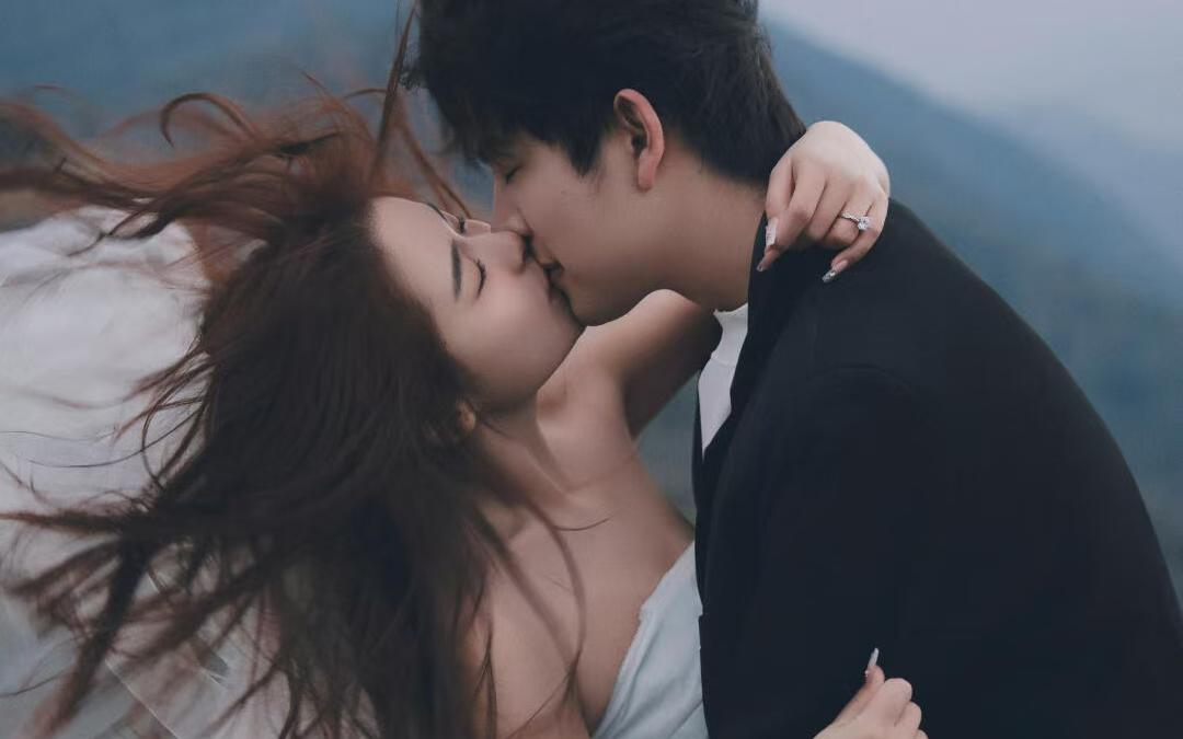 00后必拍的风格🔥搞怪又可爱的生命力婚纱照