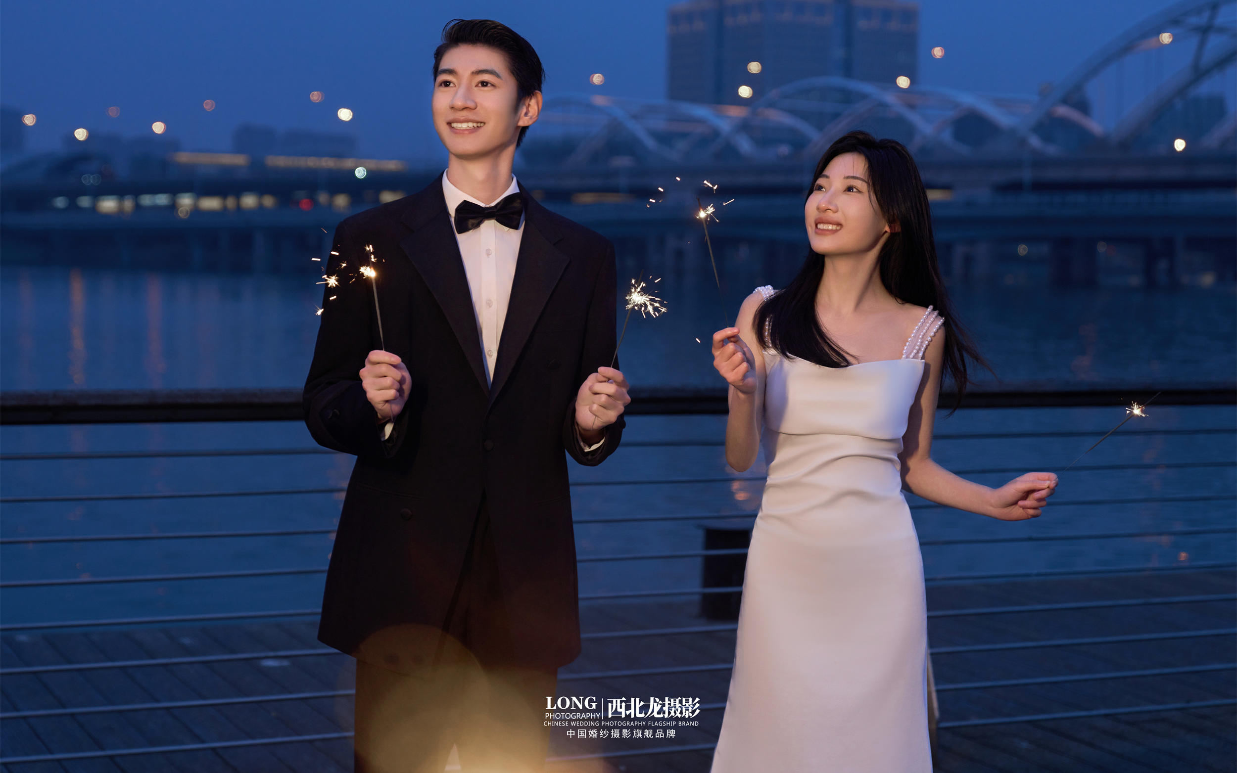 氛围感爆棚✨浪漫到心坎儿里的夜景婚纱照