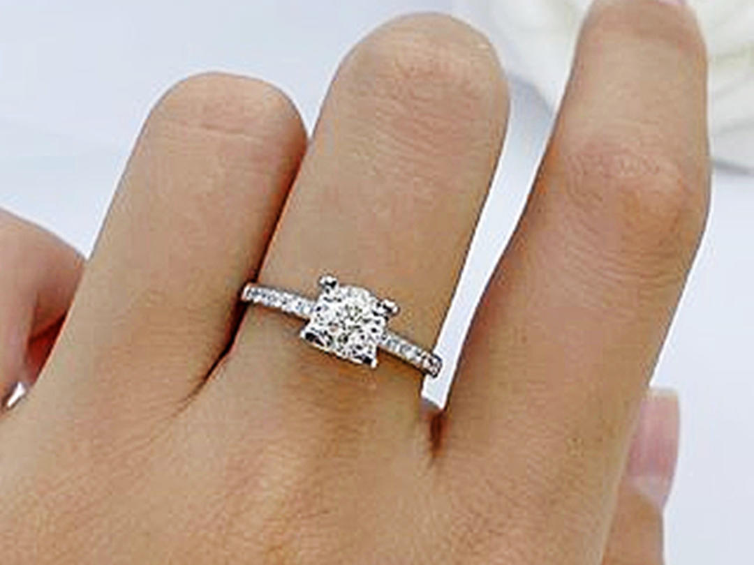 钻戒 经典牛头款 副石21分 钻石定制